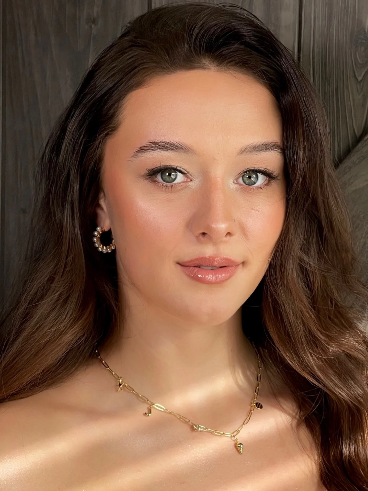 makeup that brings out the best in you 💫 

LIKE + SAVE this post for inspo 🤍

✦ products used ✦

@firstaidbeauty facial radiance pads
@bobbibrown vitamin enriched face base
@got2busa glued spiking gel
@narsissist soft matte pot concealer
@makeupbym