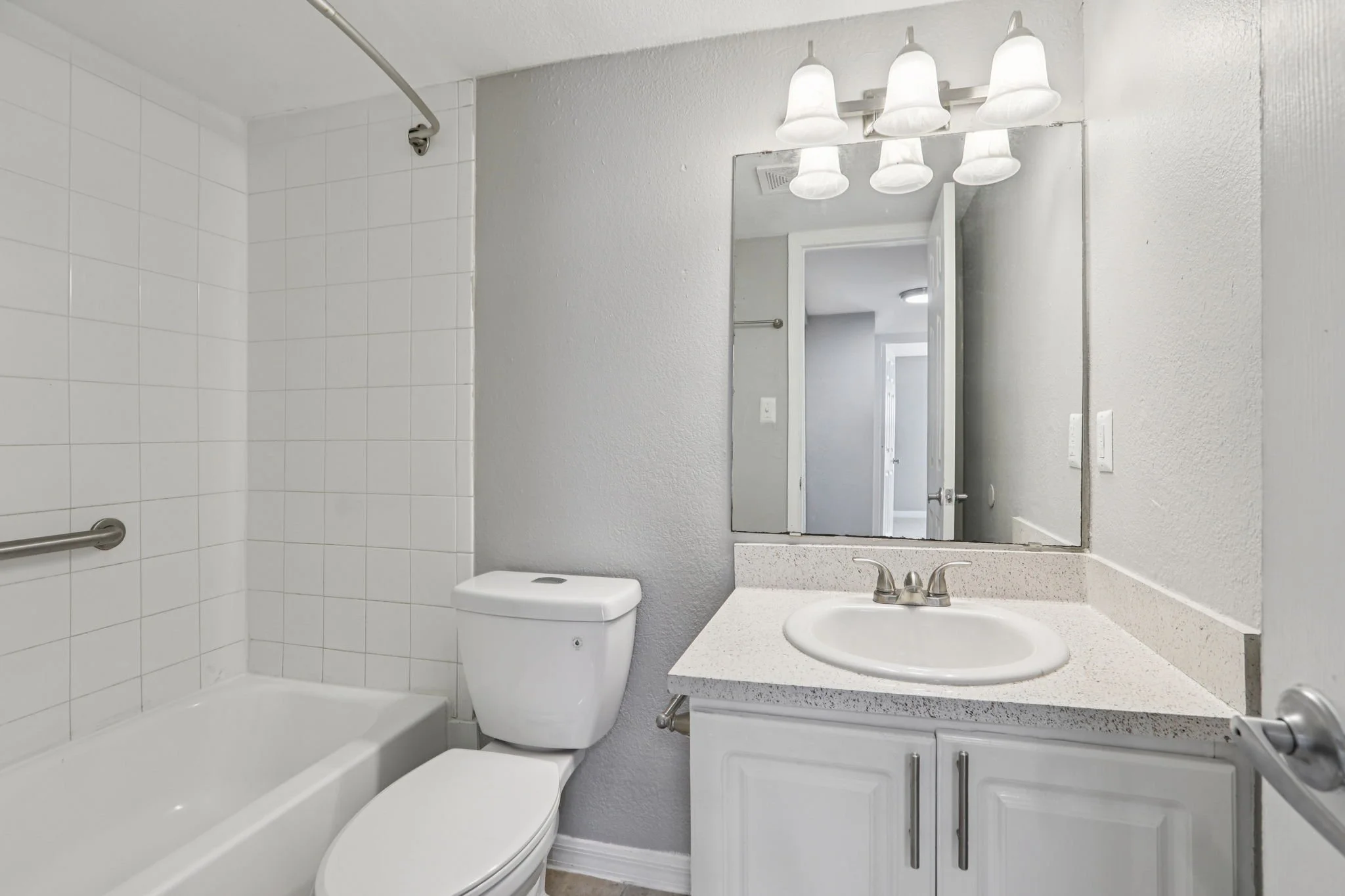 32-web-or-mls-14555 Seaford Cir Unit 101 - 015.jpg