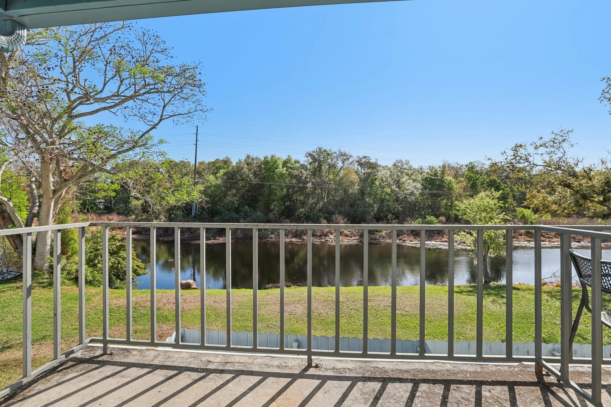 27-web-or-mls-Seaford Cir-S1403-027.jpg