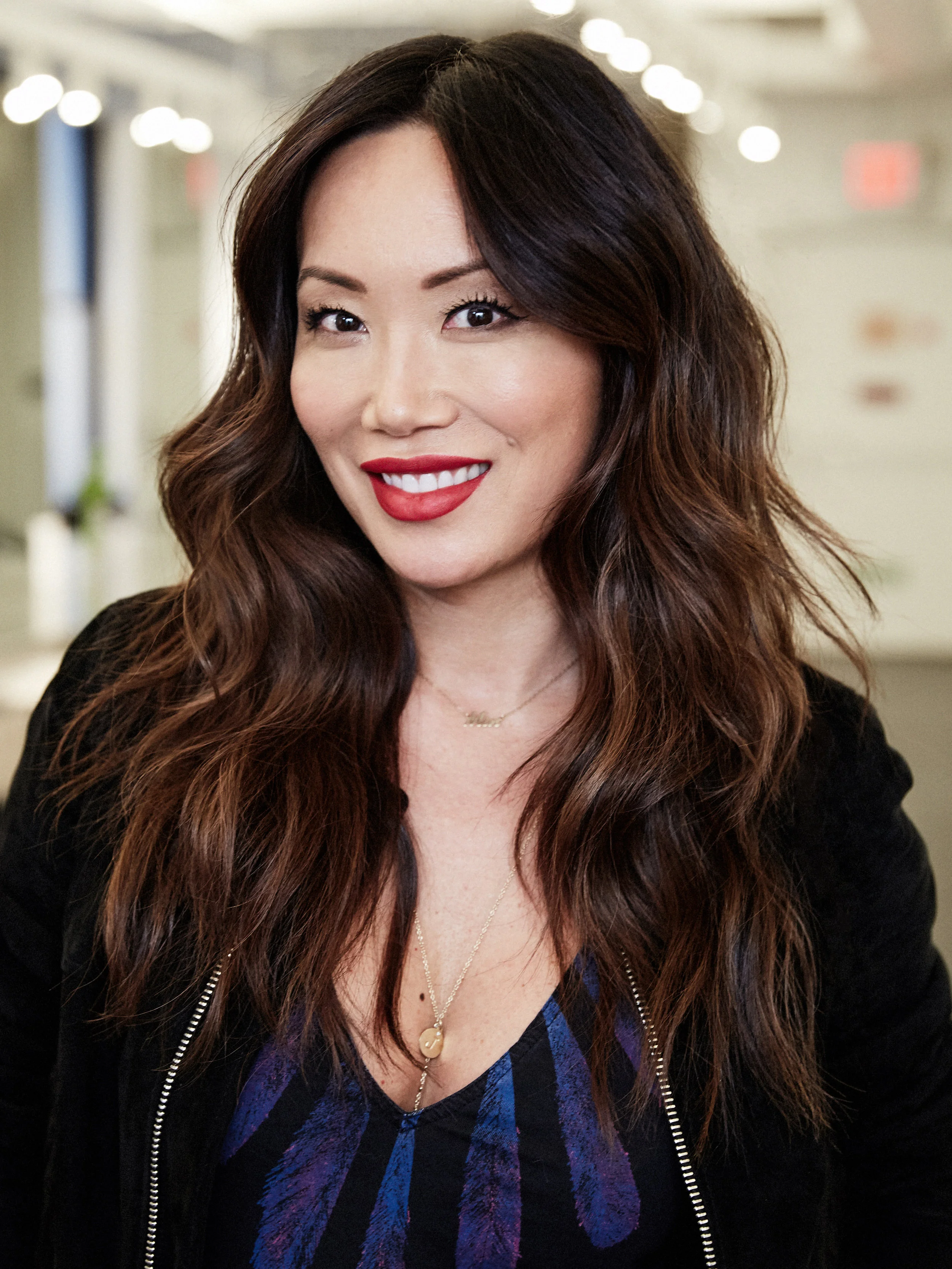 MIN Min is a celebrity colorist, premier balayage educator, L’Oreal Professionnel international artist, and resident master color specialist at NYC’s Butterfly Studio Salon. Min specializes in both color correction and painting natural colors that grow out gracefully with balayage. Your personalized experience with Min will transform your hair into the #beachglowhair inspired by her childhood spent by the beach. Min has created looks for major global trend and color campaigns for Loreal Professionnel, in addition to creating content that trains hairdressers globally. Min's attention to detail, natural eye for color and passion for the craft is why she is a celebrity favorite, trusted by clients and beauty influencer’s all over the world. @minkimcolorist
