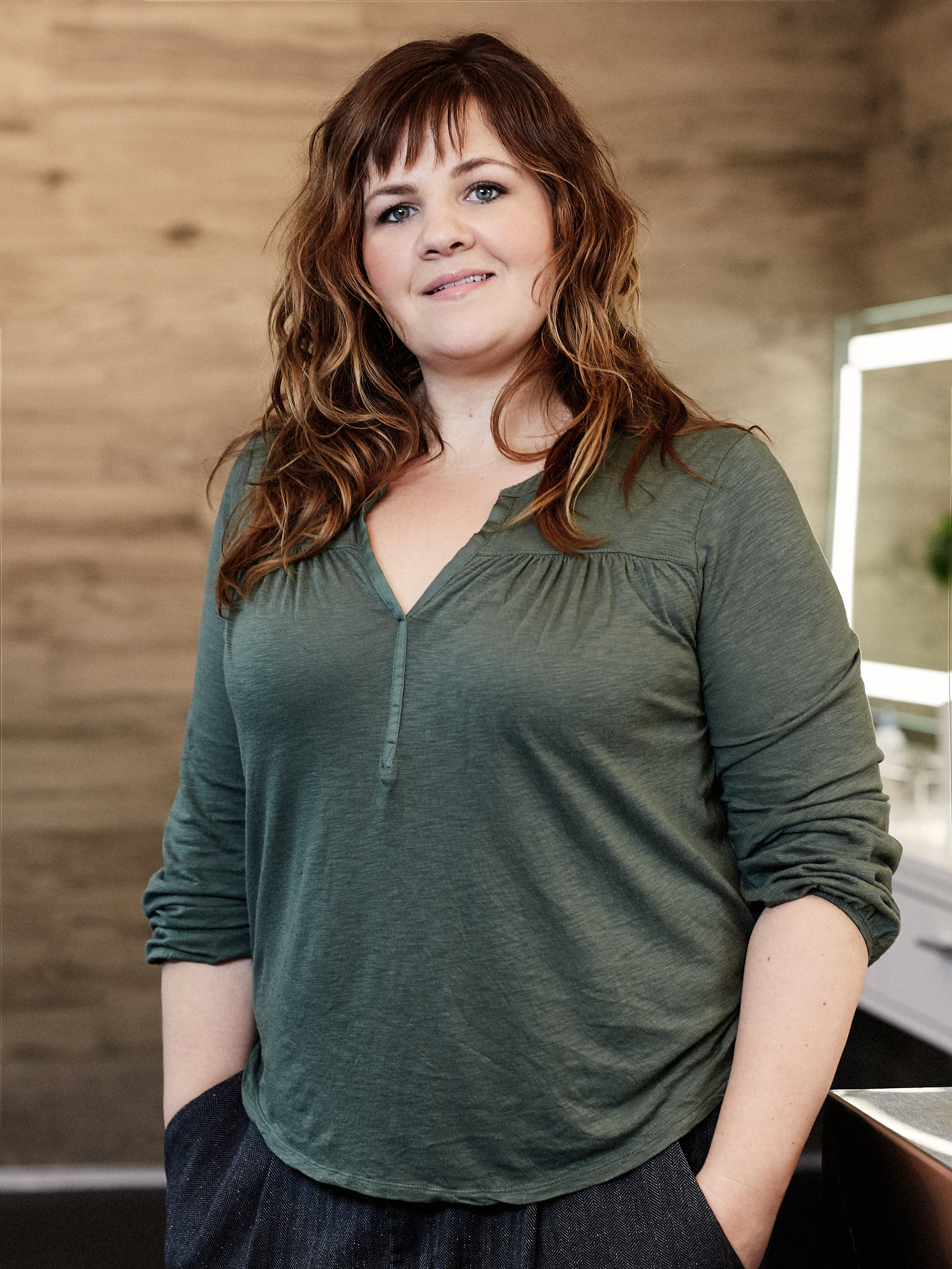 TRACY Tracy is a colorist who believes the integrity of the hair is the foundation for beautiful color. She made New York City and Butterfly Studio her home 10 years ago, arriving from Chicago via Washington D.C. With 20+ years’ experience in the industry, she is invigorated by the energy of the city and mastering her craft. Although her favorite technique is freehand painting hair for a beachy look, she will always take the time and care to consult with clients to make sure their color compliments their natural beauty. @treysee_madaj