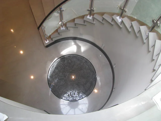 Del Cielo Open to Below.jpg