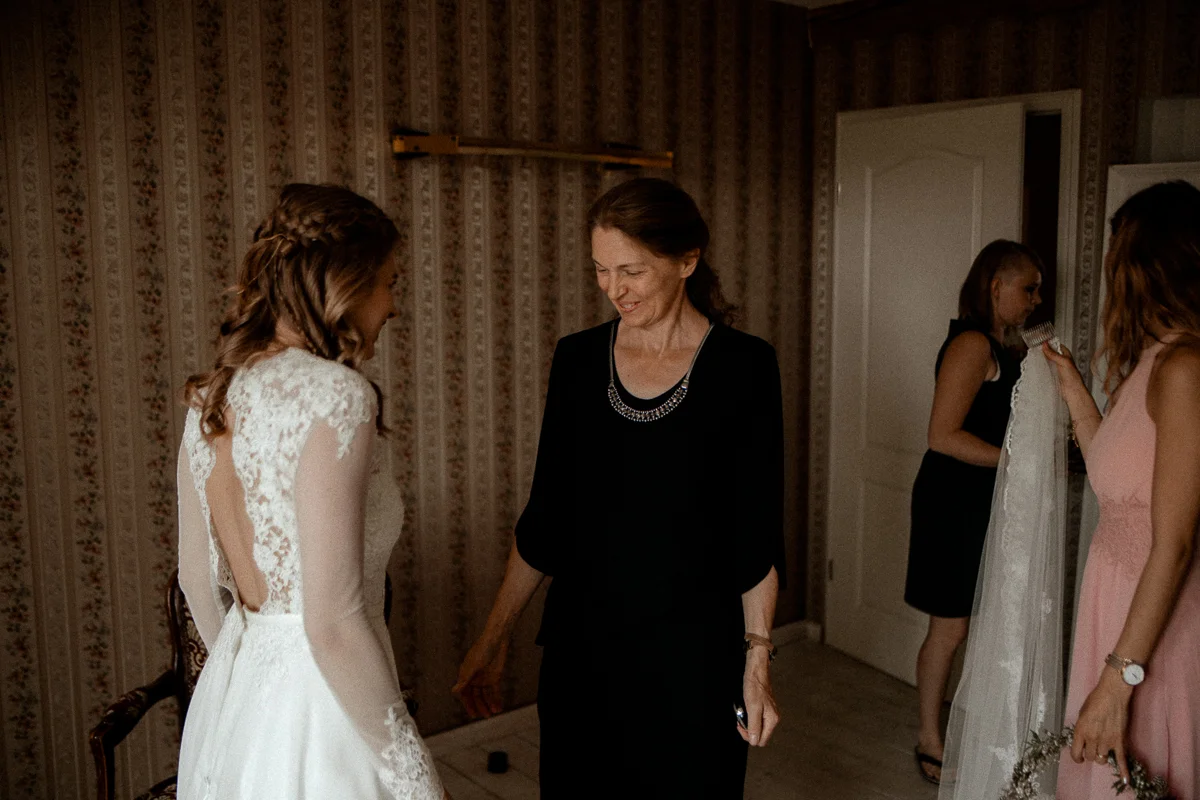 wholeheartedweddings-TimoMatthies-weddingphotography-moody-Melanie-Henrick-Mannheim-021.jpg