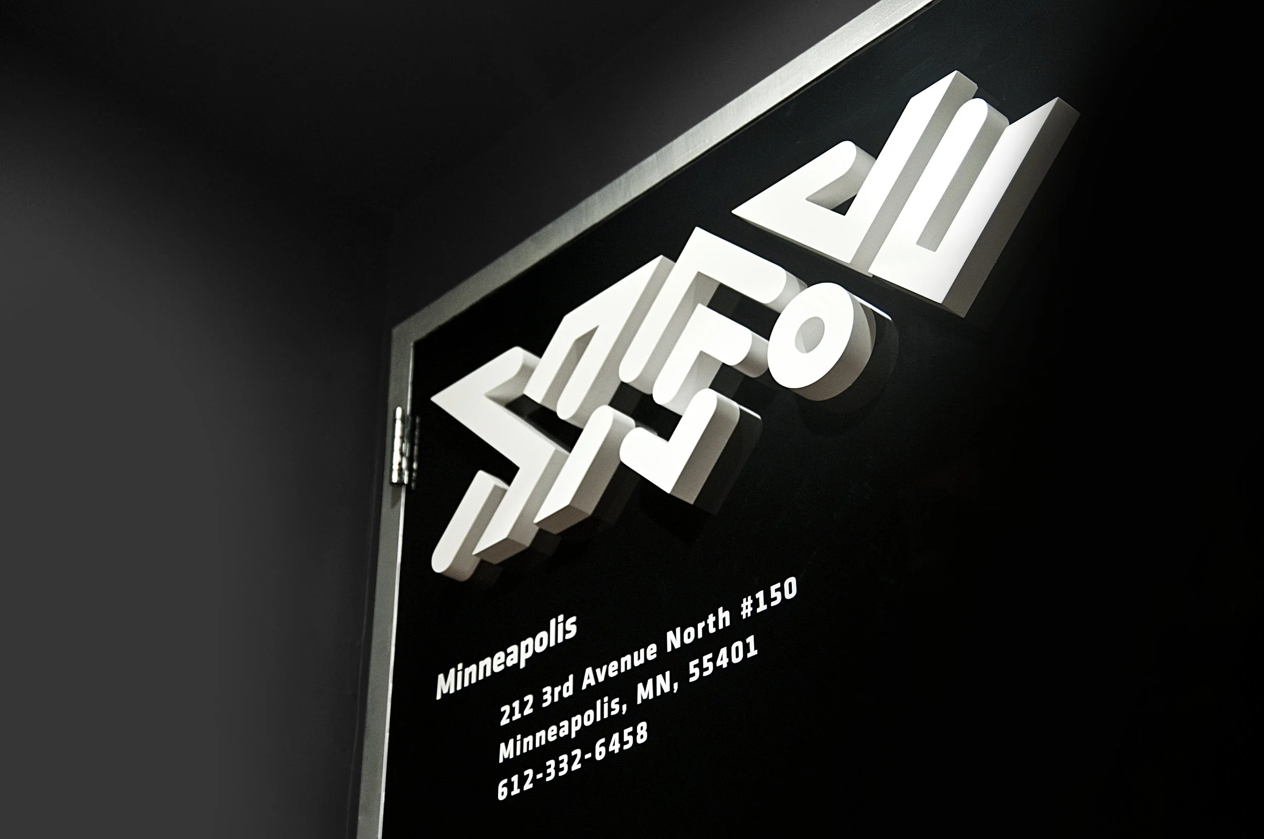 V27_doors_main_closeup.jpg