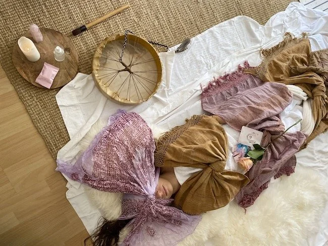 Closing The Bones by Lauren Arthur