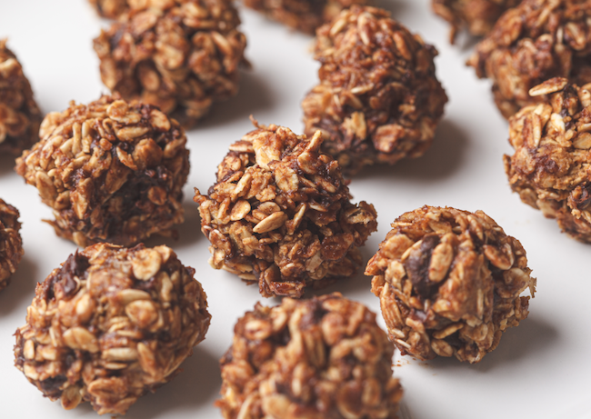 Recipe: No-Bake Date &amp; Oat Energy Bites