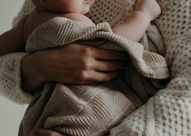 What is Mommy Wrist? Signs, Symptoms and How to Find Relief by Mia Barnes