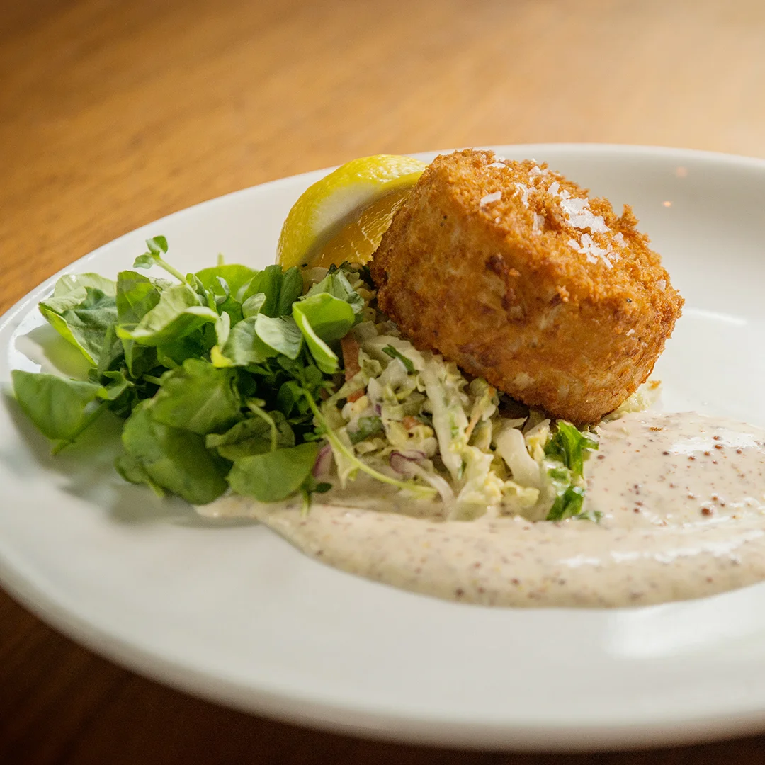 Lurefishbar_jumbolumpcrabcake_1.jpg