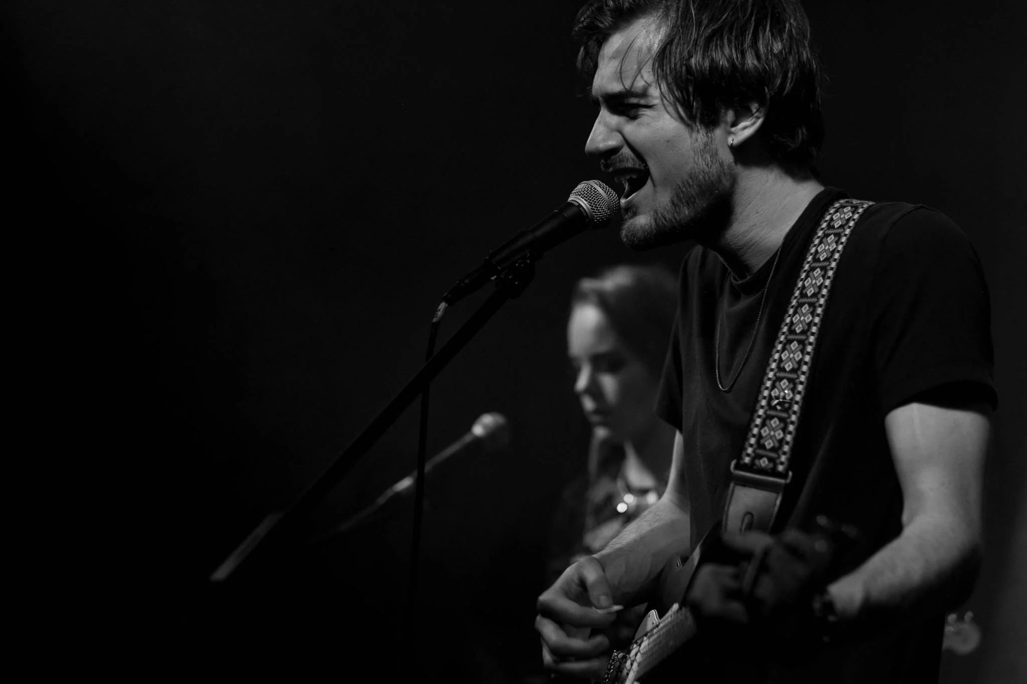 LIVE_2.jpg