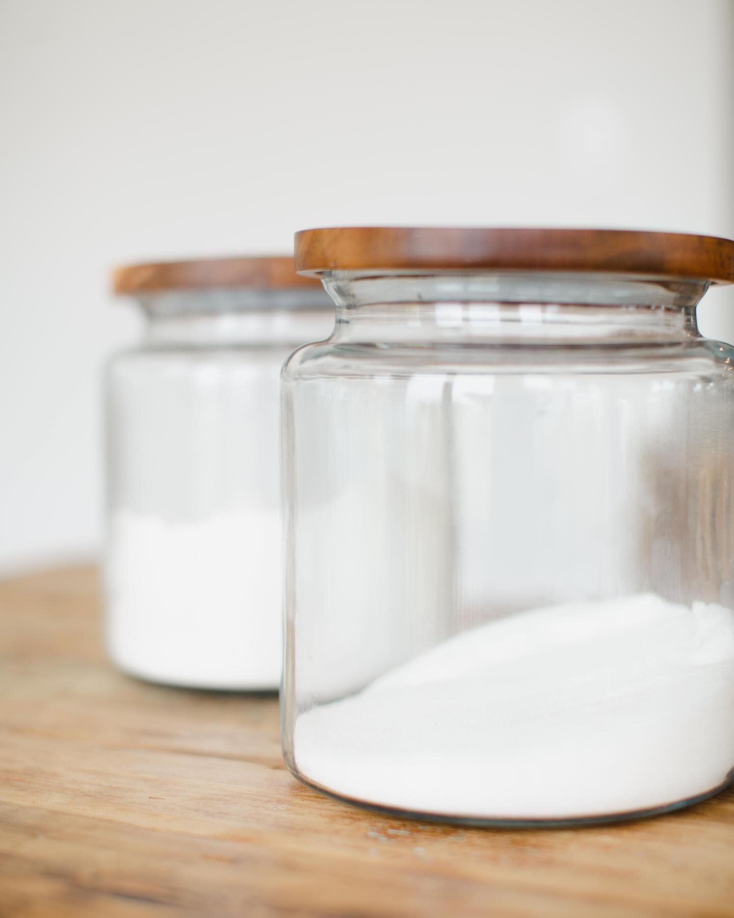 Ｐｒｏｄｕｃｔ Ｌｏｖｅ 🤍 

Sometimes it&rsquo;s the little things&hellip;like these canisters from @thecontainerstore 

#organization #declutter #peace #stressrelief #peace #pantryorganization #charlestonorganizer #organize  #organizing #home #declutter  #pro