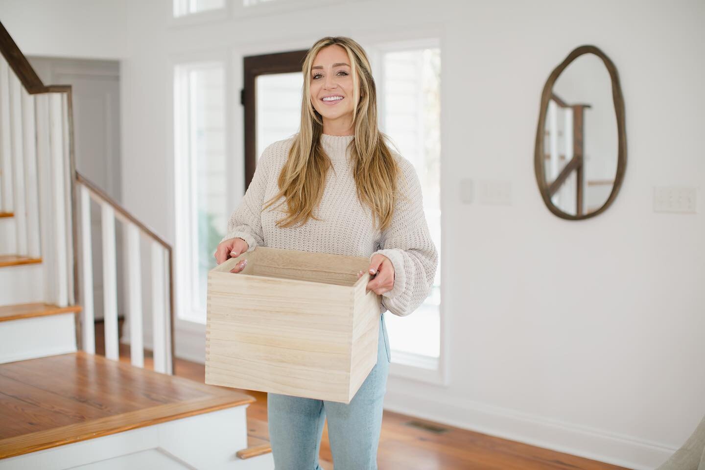 Q: Are you moving this year? 🏡

Did you know&hellip;

Room For Peace Organizing offers relocation services!

▫️Decluttering and staging 
▫️Packing and unpacking
▫️Spreadsheet inventory of boxed items
▫️Coordinate movers &amp; junk removal
▫️Setup &a