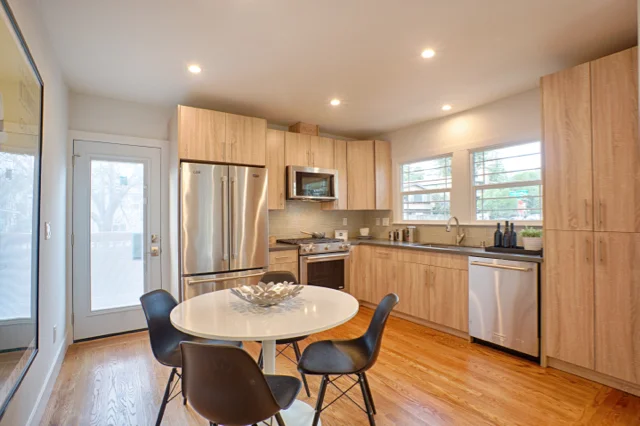 Kitchen1.jpg