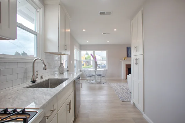 Kitchen2.jpg