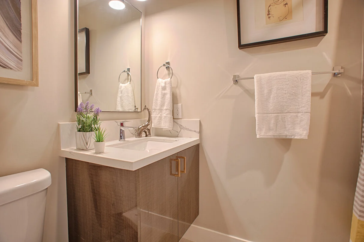 Bathroom1.jpg