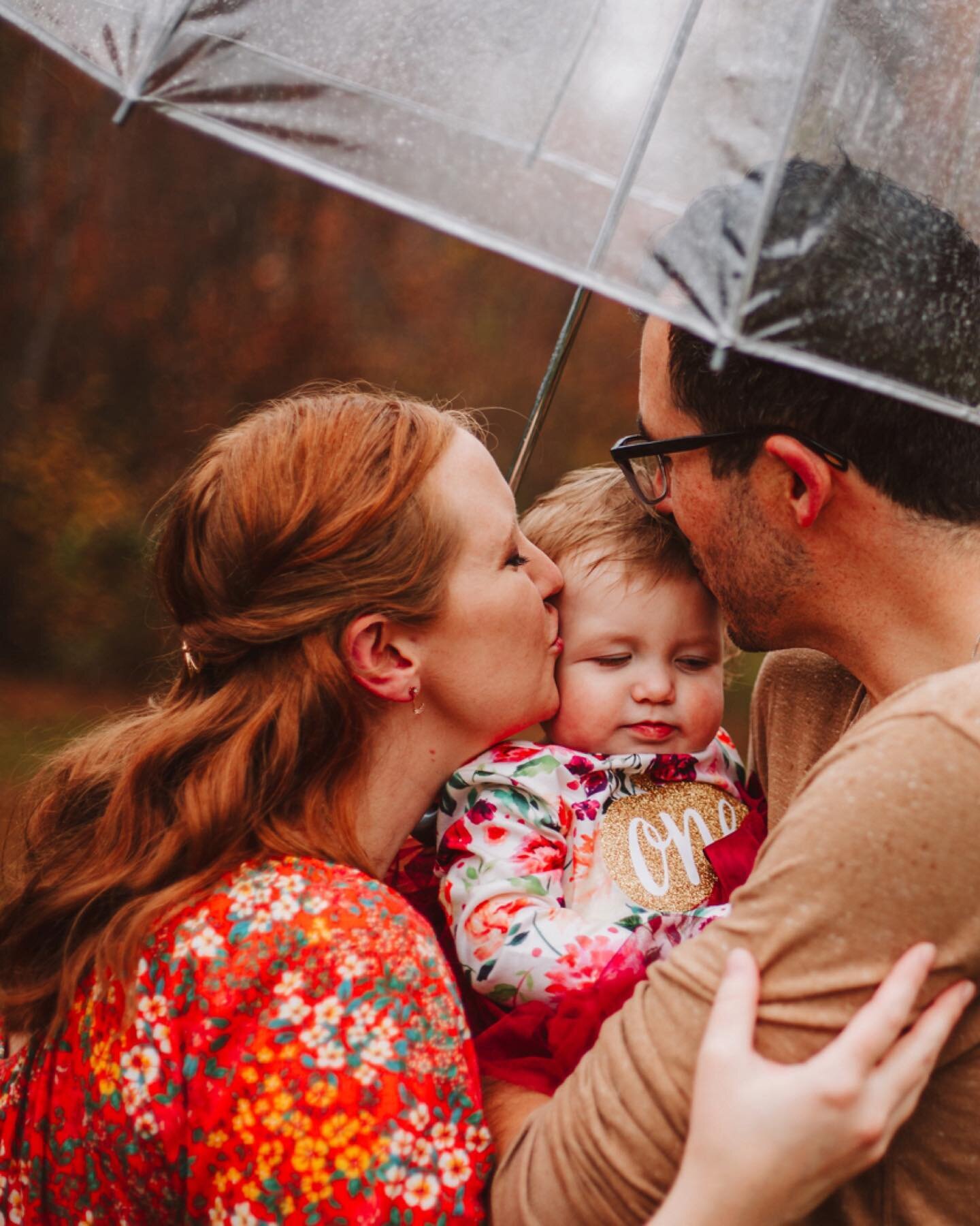 Who doesn&rsquo;t want to go play in the rain?! ☔️ Did you know it actually makes colors pop more, especially in the Fall? 🤗
.
Thanks to this awesome family for having so much fun in the rain!
#minisessions #familyphotography #familyphotographer #fa