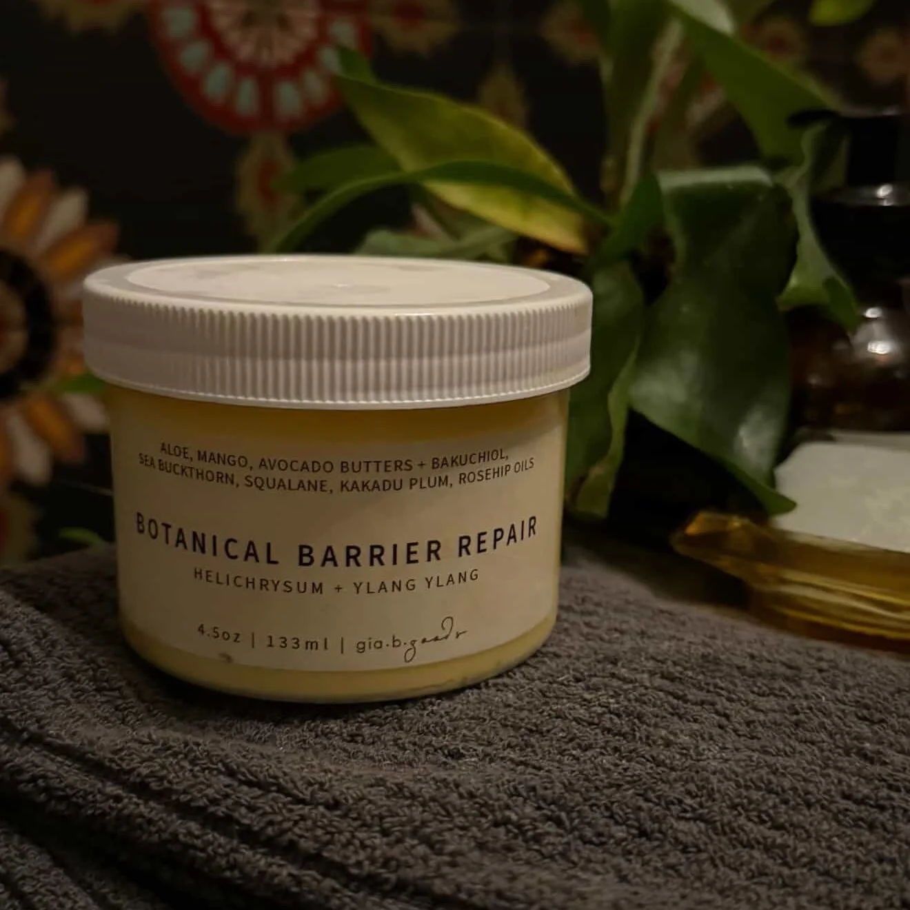 LOVE getting beauty shots &hearts;️ thank you @varekai_ranch! and thank you @joolzjuli for sharing Botanical Barrier Repair with your people 🥰 xoxo