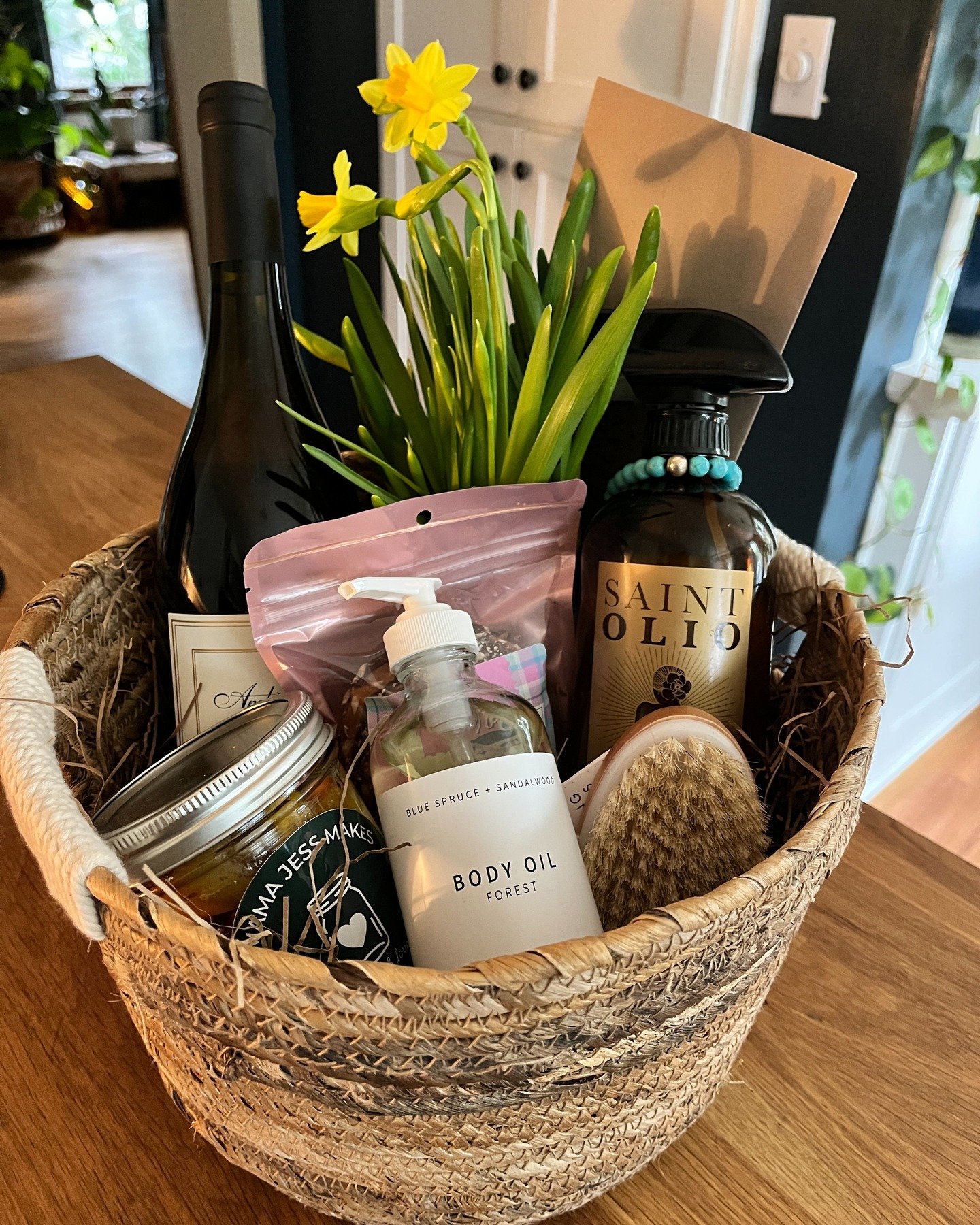 WHEN you arrive, don't forget to sign up for the raffle to win this beautiful Spring Gift Basket &mdash; 

&rarr; a bottle from Archery Summit, 
&rarr; a sweet spring bulb in a pot, 
&rarr; a TCM seasonal wellness consultation, 
&rarr; an aromatic cl