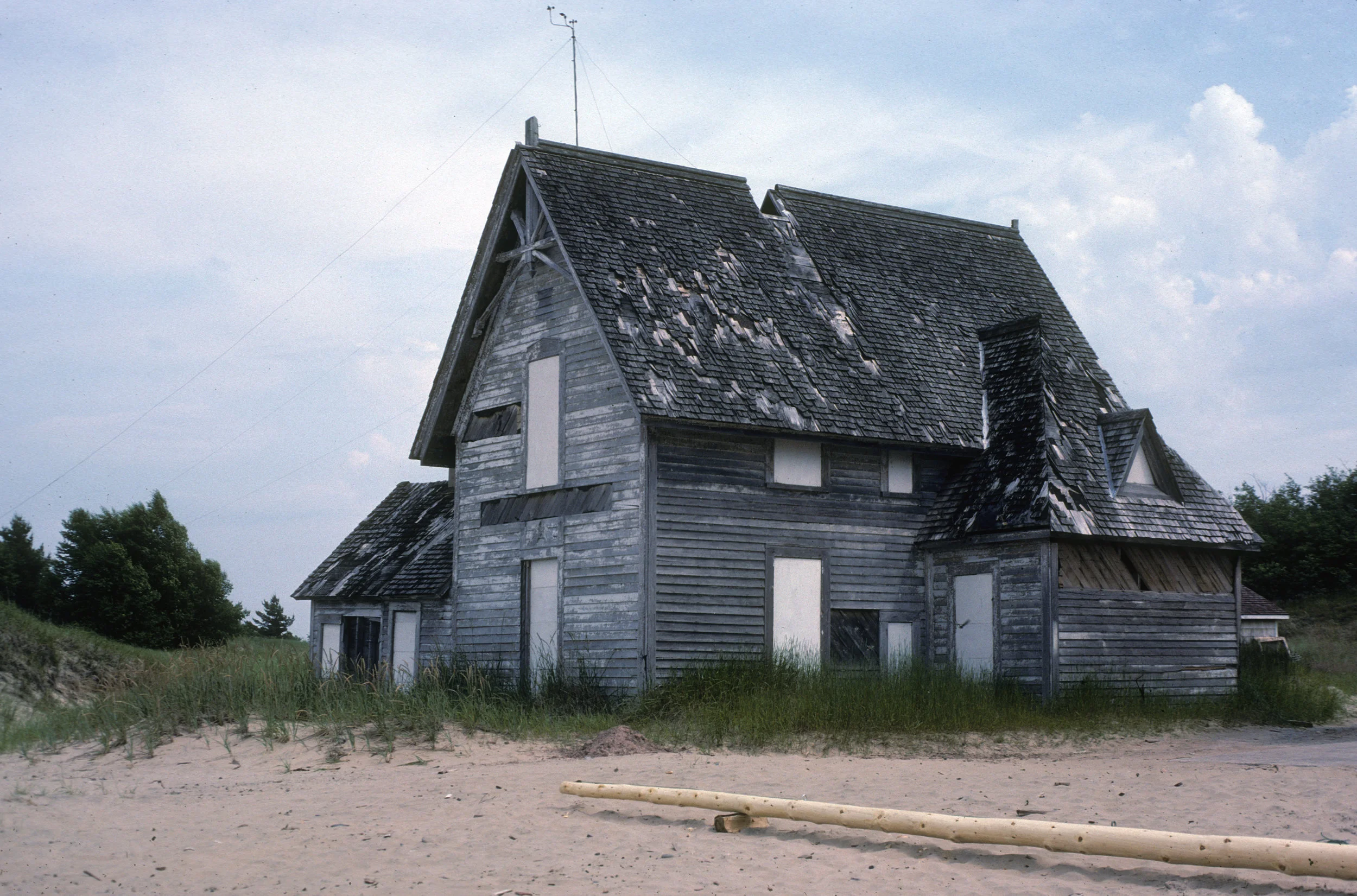 1985, Vermilion life-saving   station, Bob Campbell photo.jpg