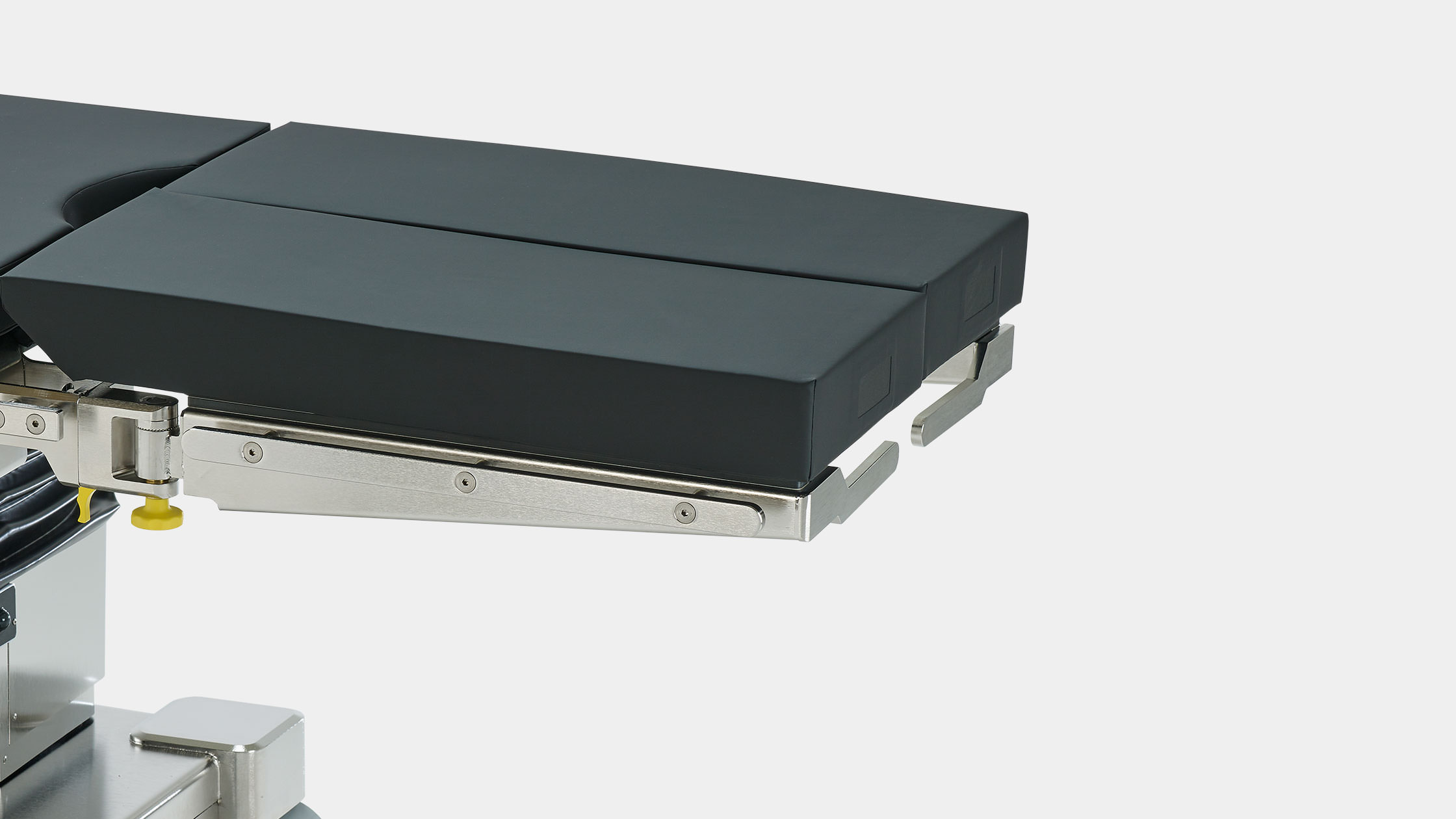Divided leg rest for medifa 7000