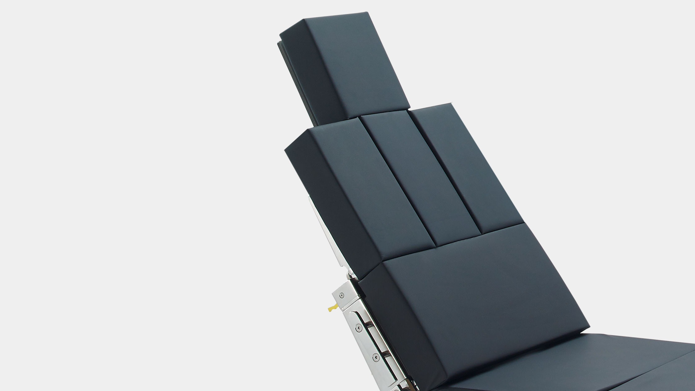 Tripartite back rest for medifa 7000