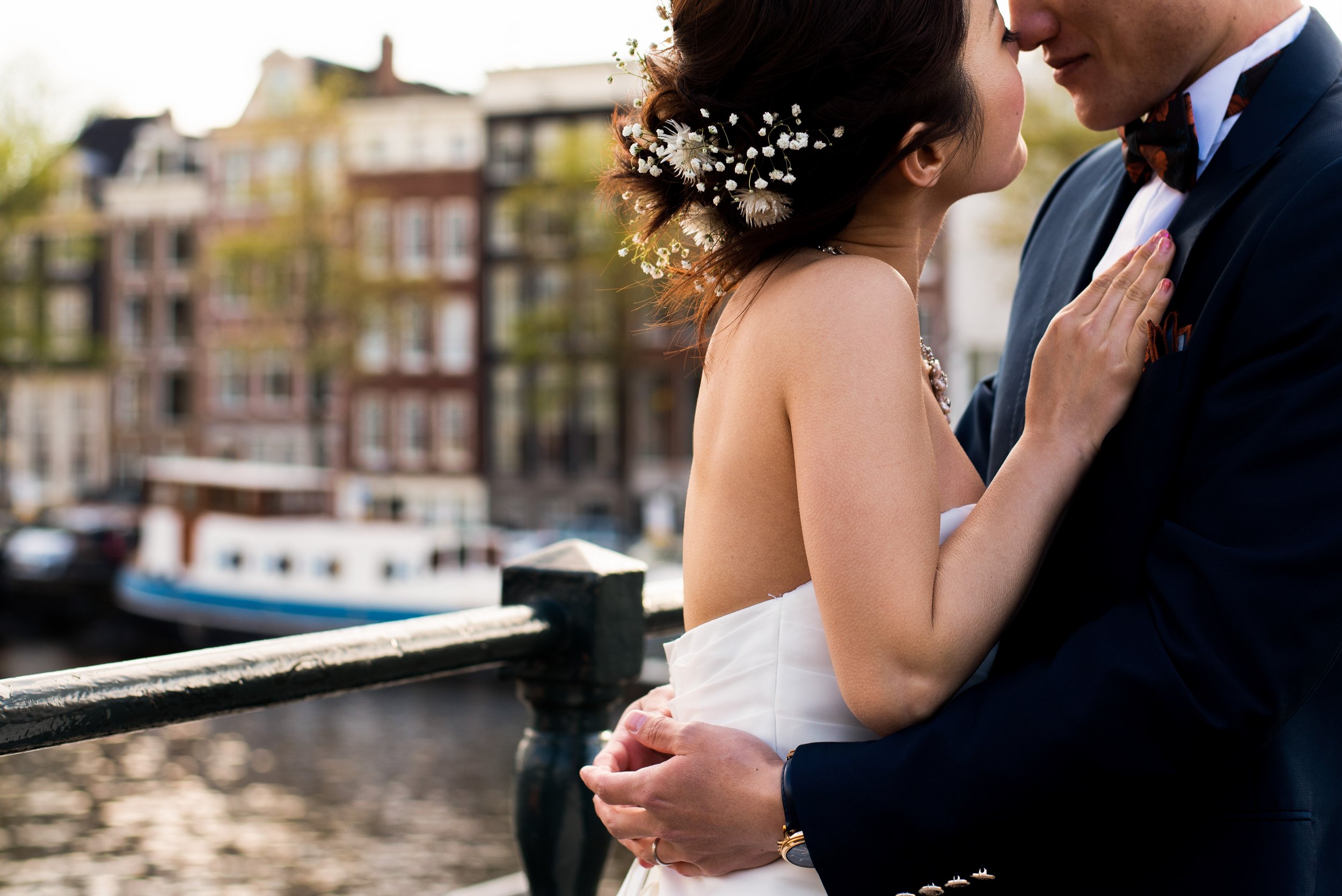 Amsterdam and keukenhof bridal shooting 