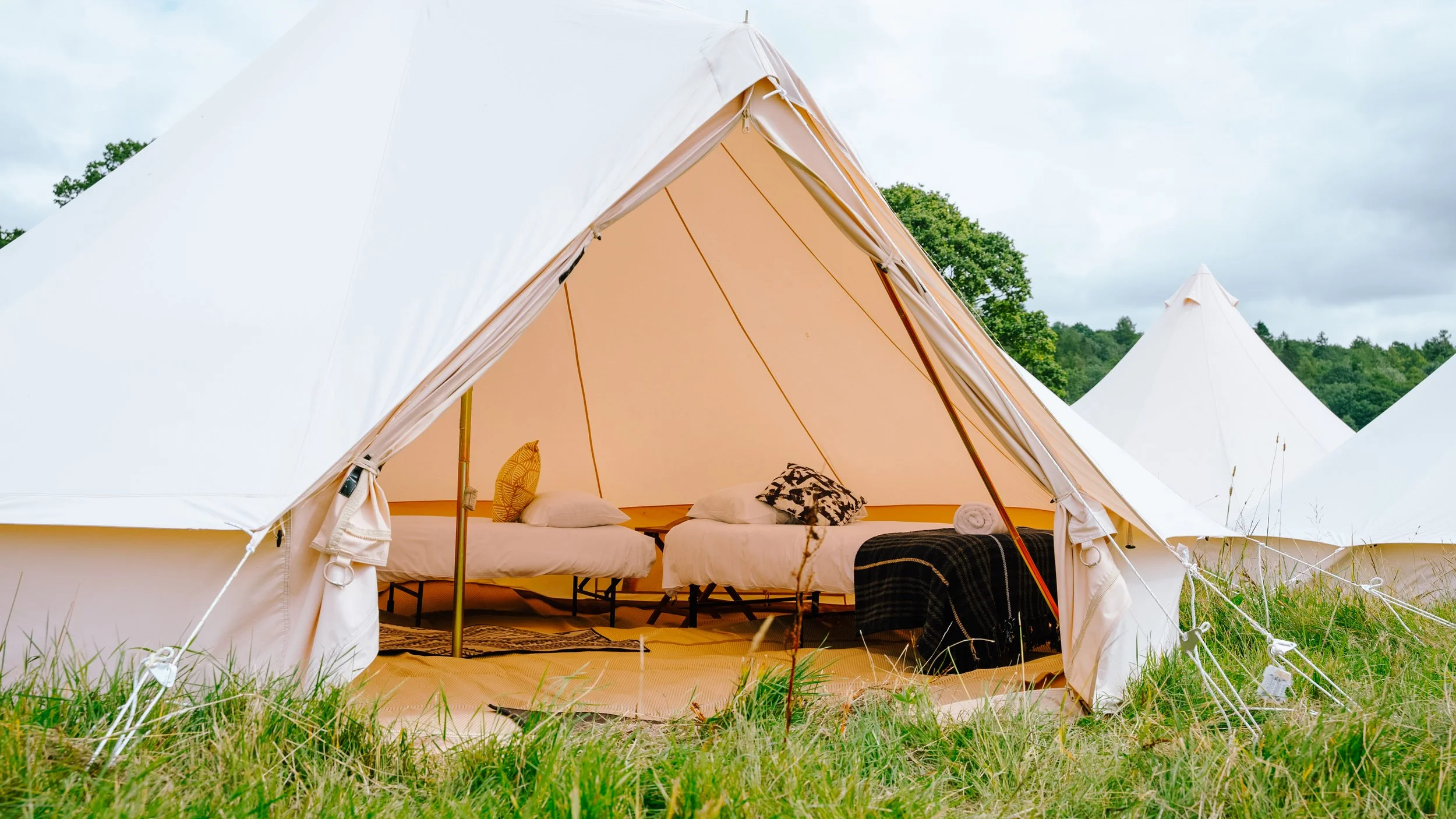 Luxury Bell Tent Interior 21.jpg