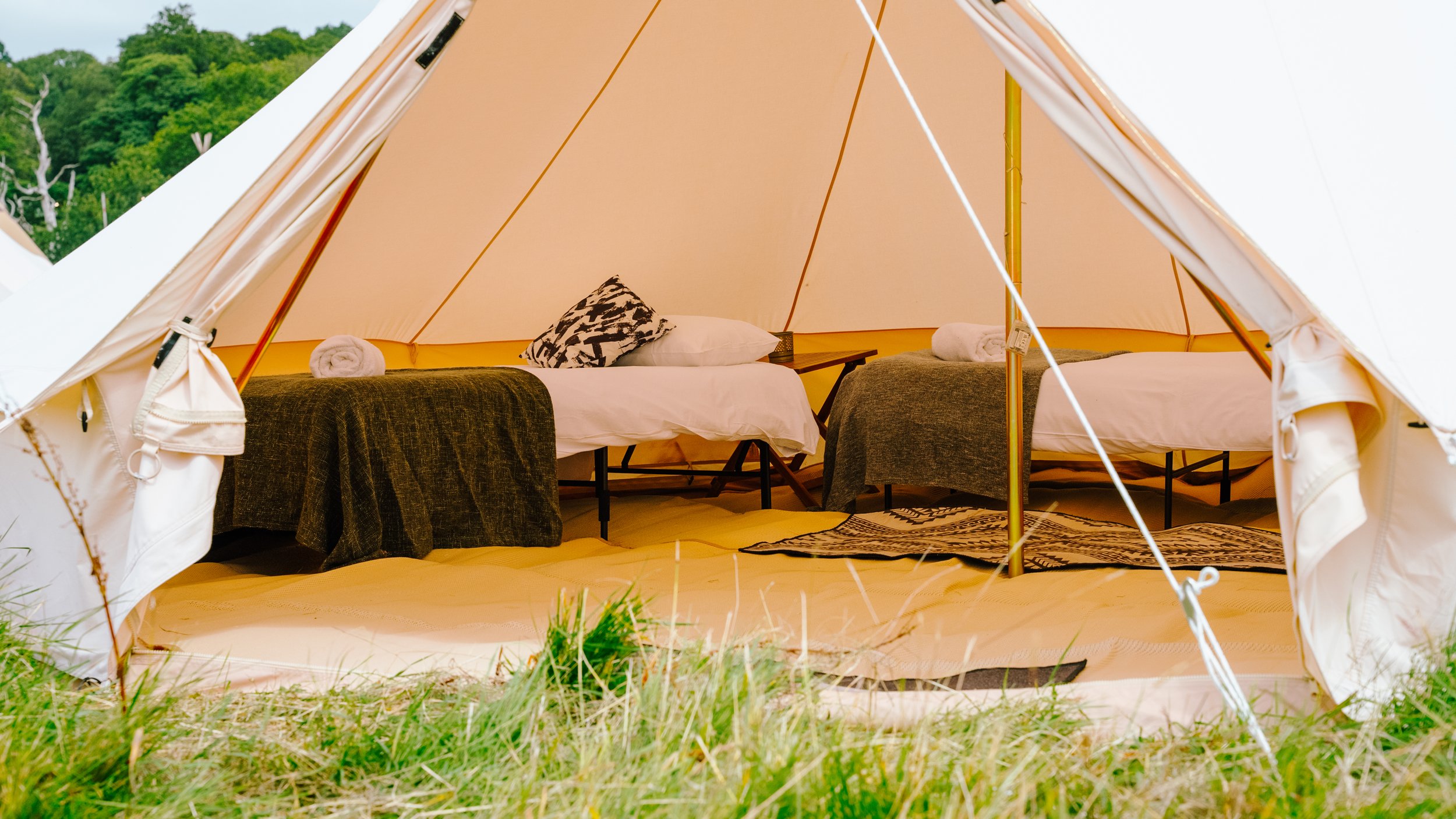 Luxury Bell Tent Interior 23.jpg