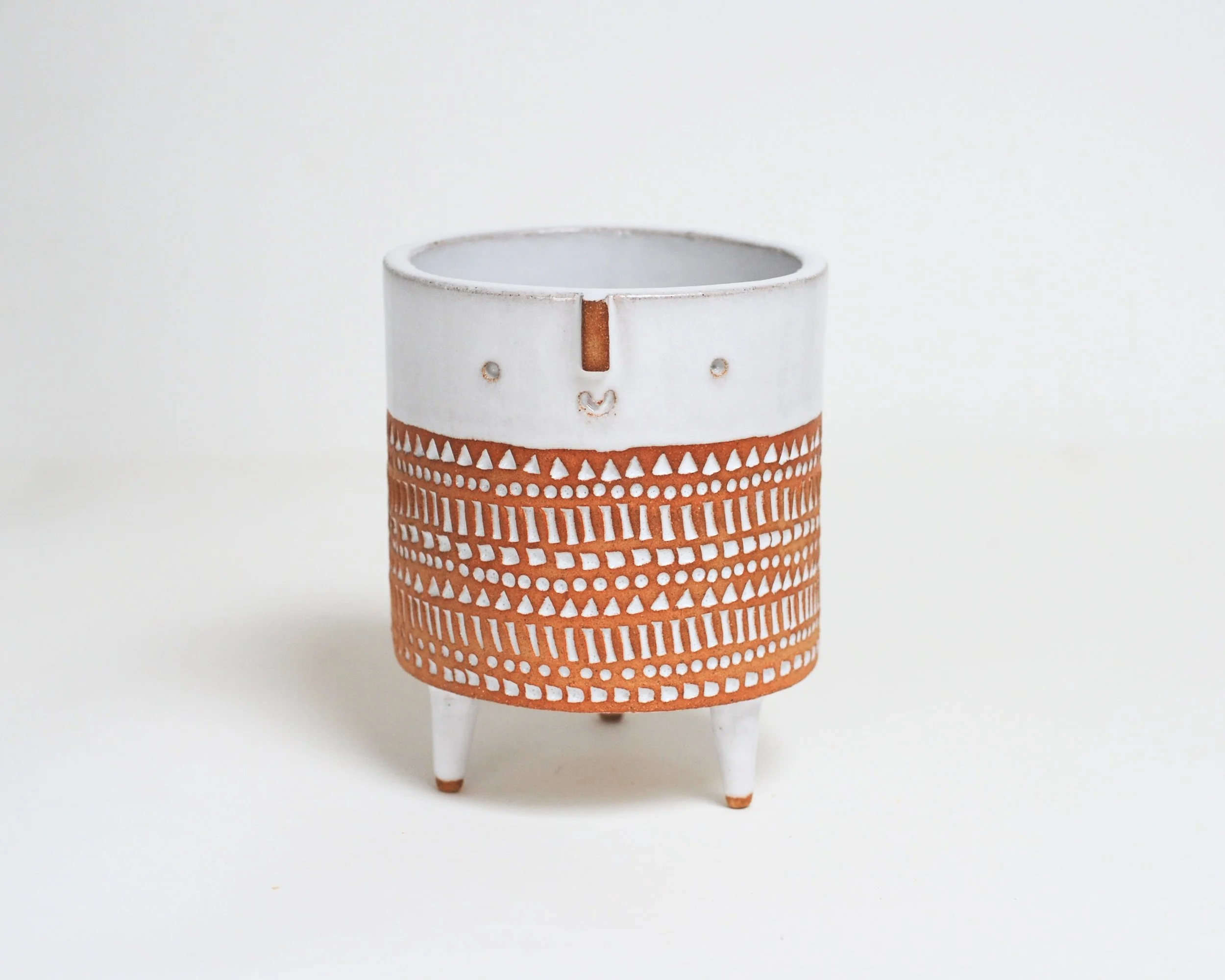 Tripod face planter // medium // bare clay & white stamped
