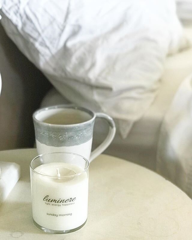 Sunday morning, clean, crisp and lusciously soft. &bull;
&bull;
&bull;
&bull;
&bull;
#candlelover #soycandles #minimalistcandle #customcandle #customgift #mothersdaygift #newengland #soywaxcandle #cozyhome #homedecor