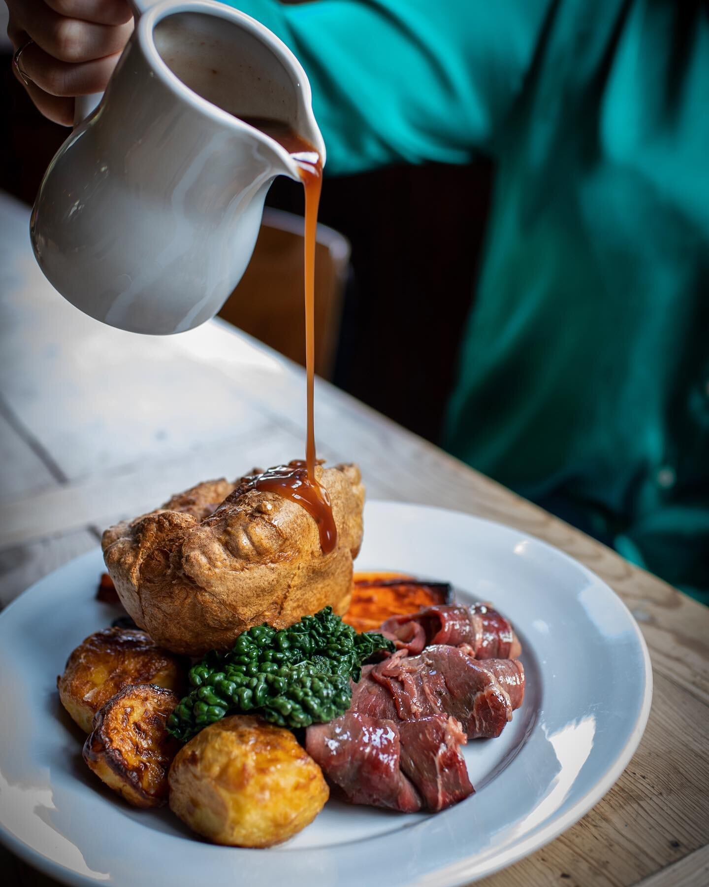 🥂 Calling all Mums! 🥂 Book in for a Sunday Roast on Mother&rsquo;s Day and get a free glass of fizz from us for every Mother! Booking is essential and limited space left! Reserve your table now at watsonstelegraph.pub