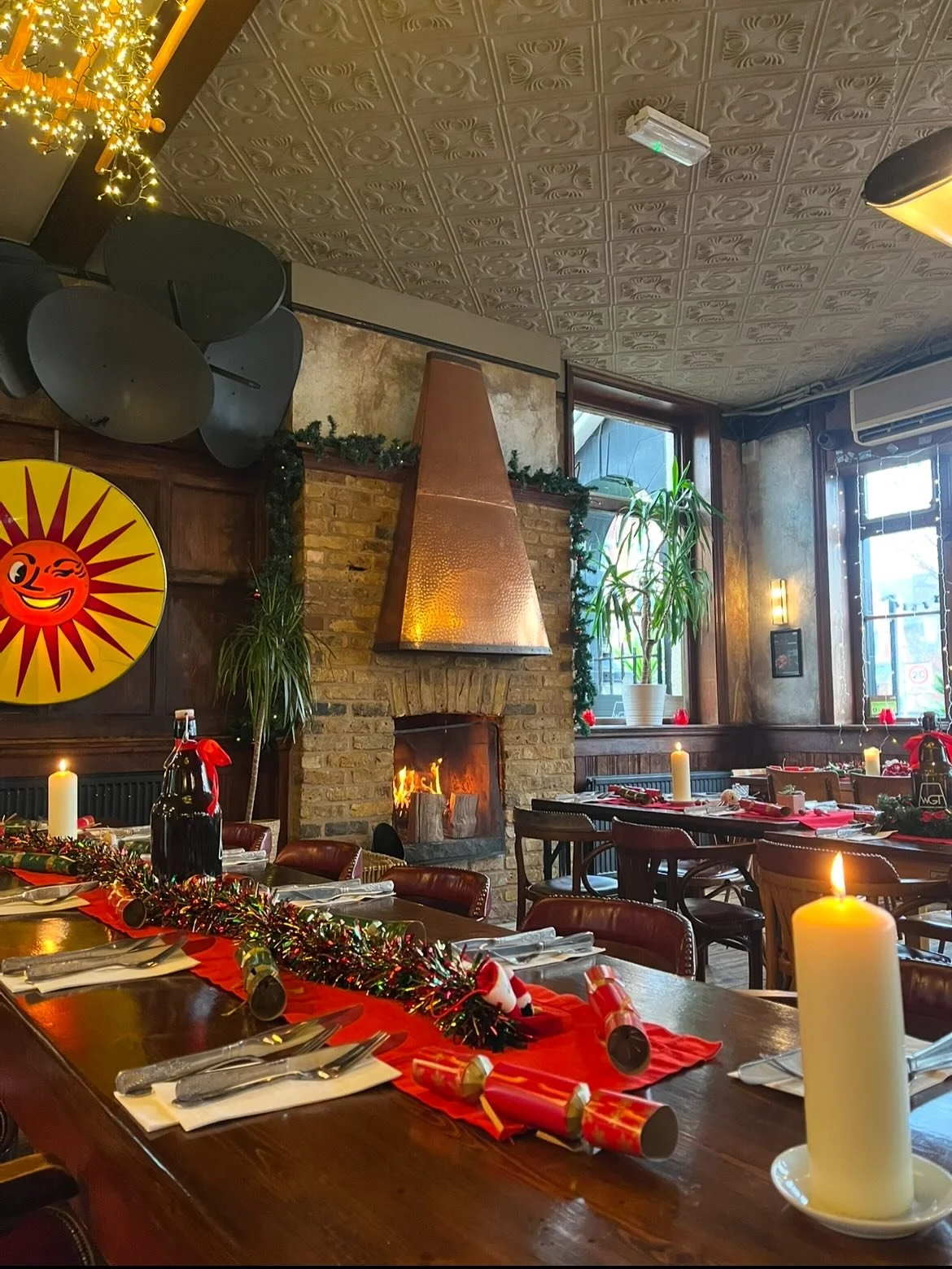 There&rsquo;s still plenty of time to book your Christmas Party with us!! We can cater for groups of all sizes, either in the pub or in our function room 🌟
For full menus from @bangbangkitchenuk and more info on booking, head to watsonstelegraph.pub