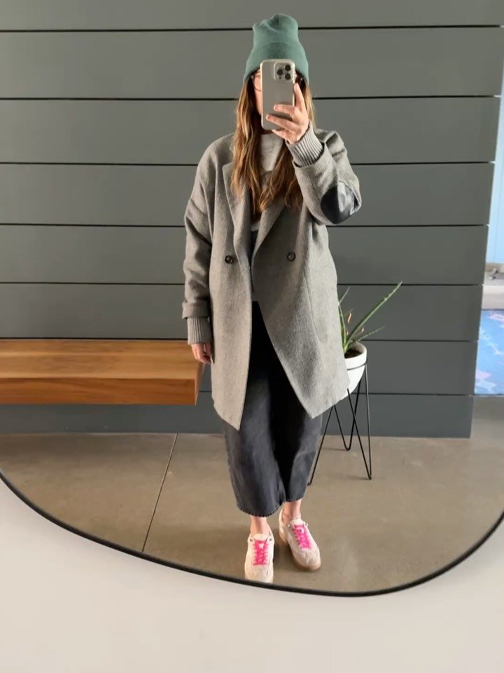 easy style 
pro tip&bull;wear what you feel good in and utilize what you have 
accessorize-laces, jackets, layers, beanies