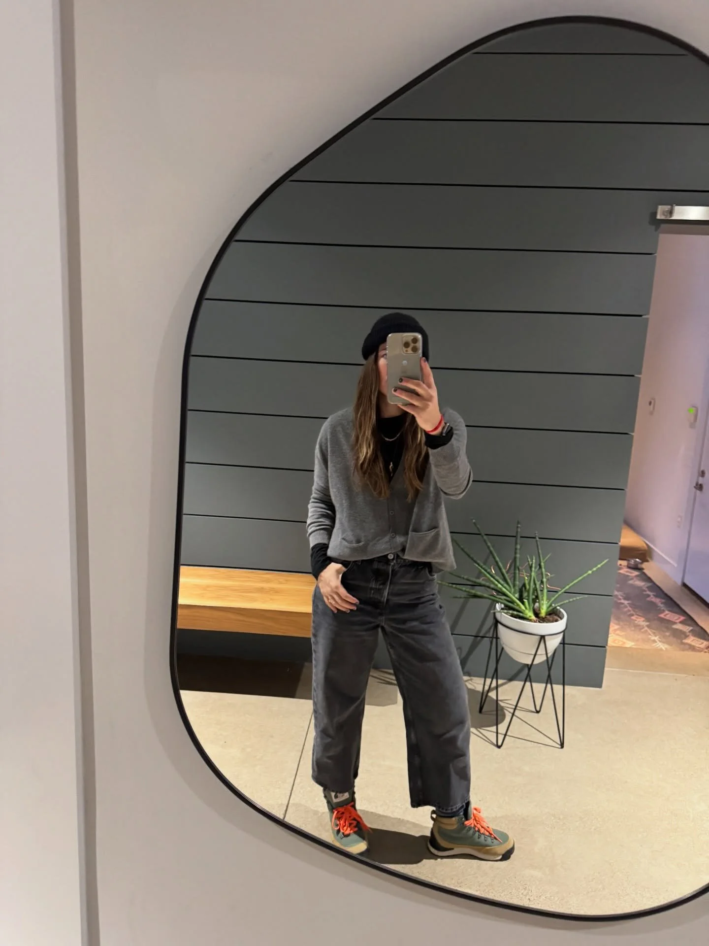 beanies &bull; layers &bull;lip plumper &bull; shimmer liner
pro tip&bull; find a way to shine with confidence