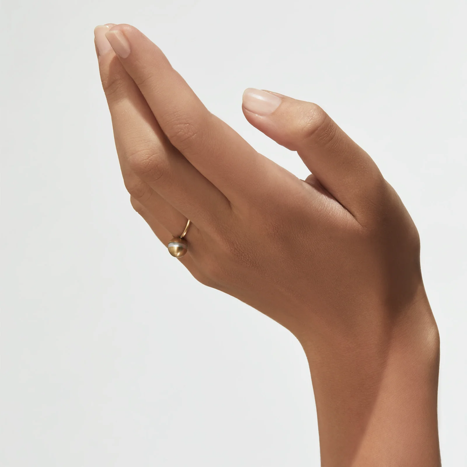 Rupert-Laycock-Shihara-center-pearl-ring-0-yellow-gold-matte-finish-316.jpg