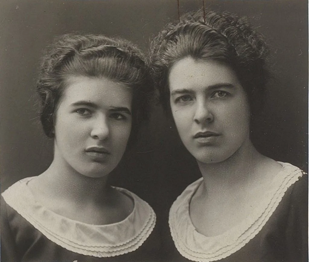 The Papin Sisters around the time they started working for the Lancelins