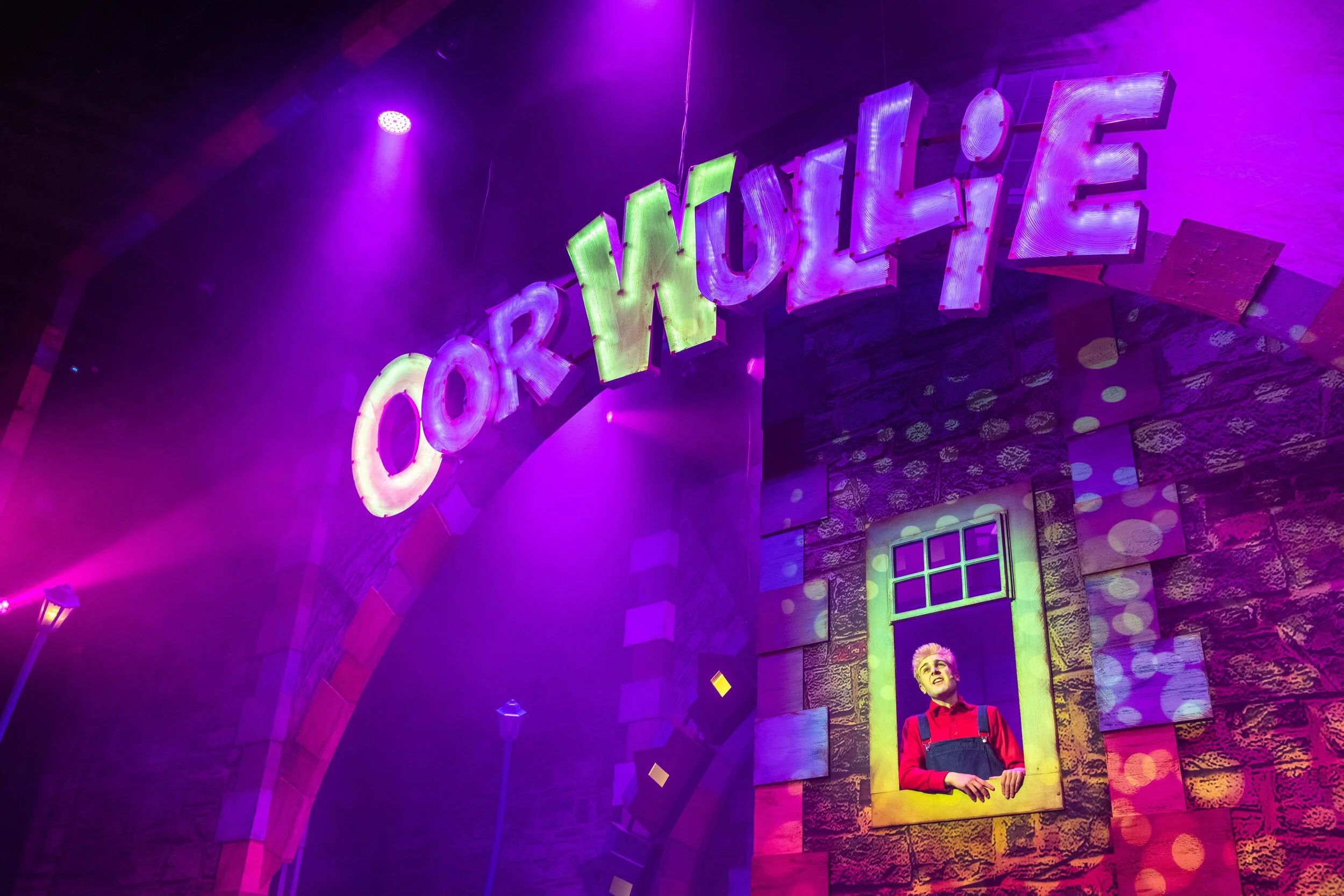 martin quinn as oor wullie. credit tommy ga-ken wan..JPG