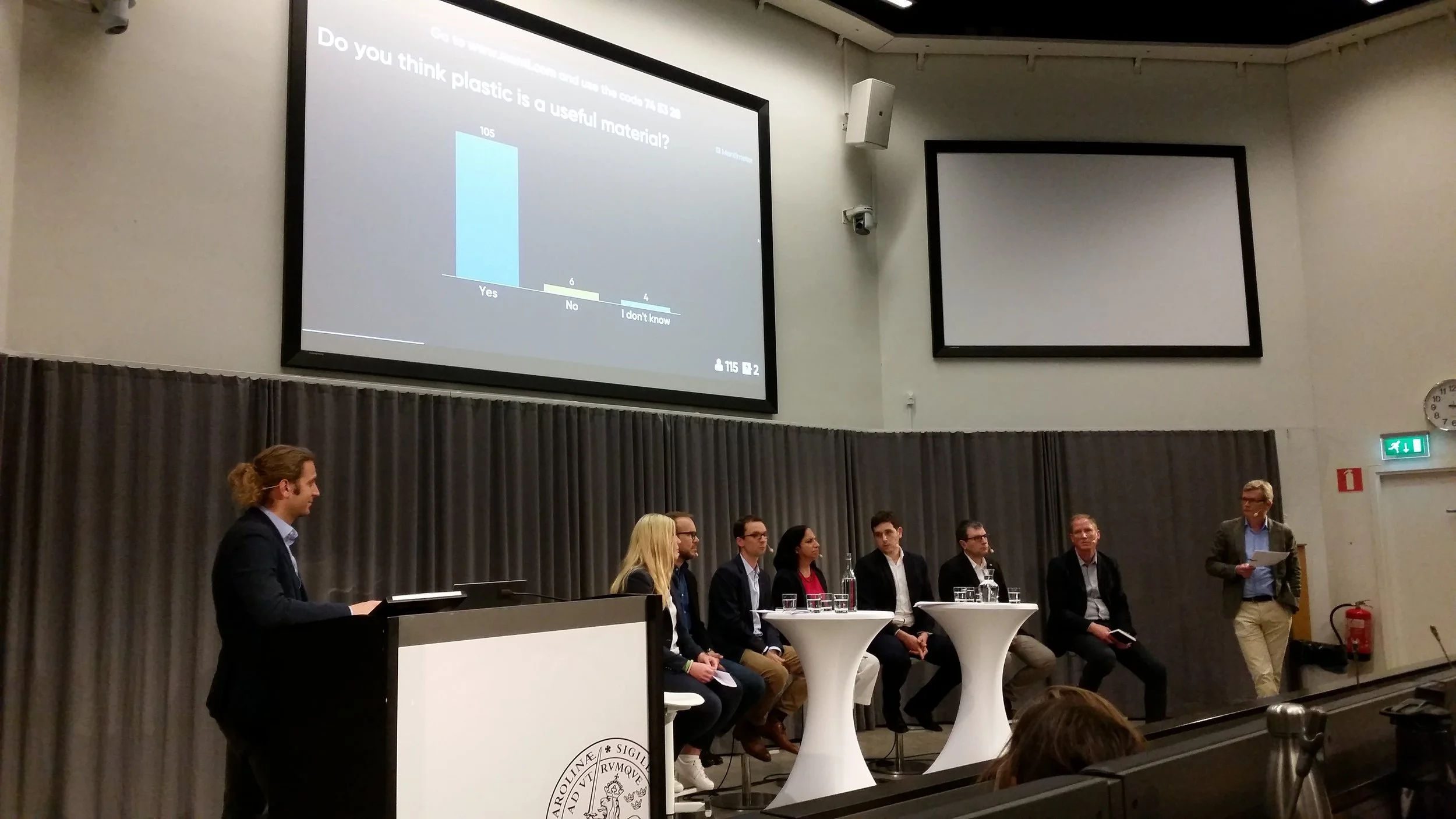 Lowering the climate impact of plastic materials