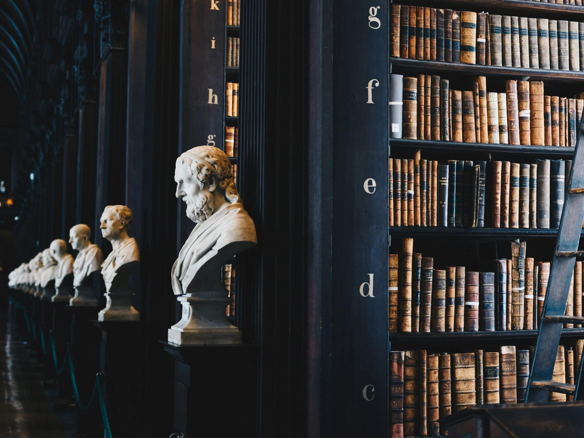 “Zero waste” concepts can help us reduce use of plastic and bring new social practices. Photo taken at Färm, Brussels, a package-free display at an organic store that also sells a wide variety of packaged goods.
