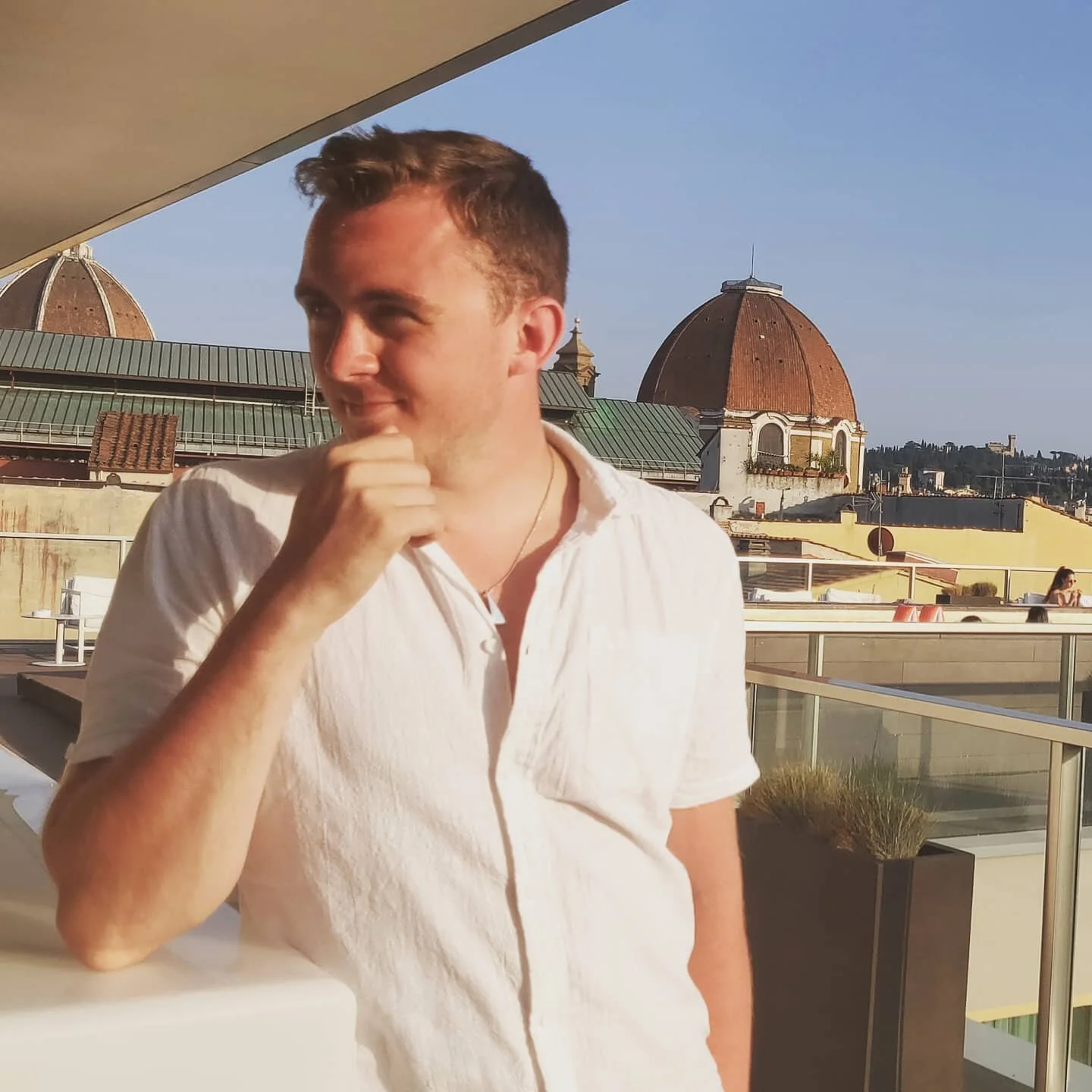 Duomo was trying to photobomb, but I don't mind sharing the frame
.
📸 by @jessturner16
.
#italy #florence #travel #rooftop #actor #eurotrip #hotelsoftheworld