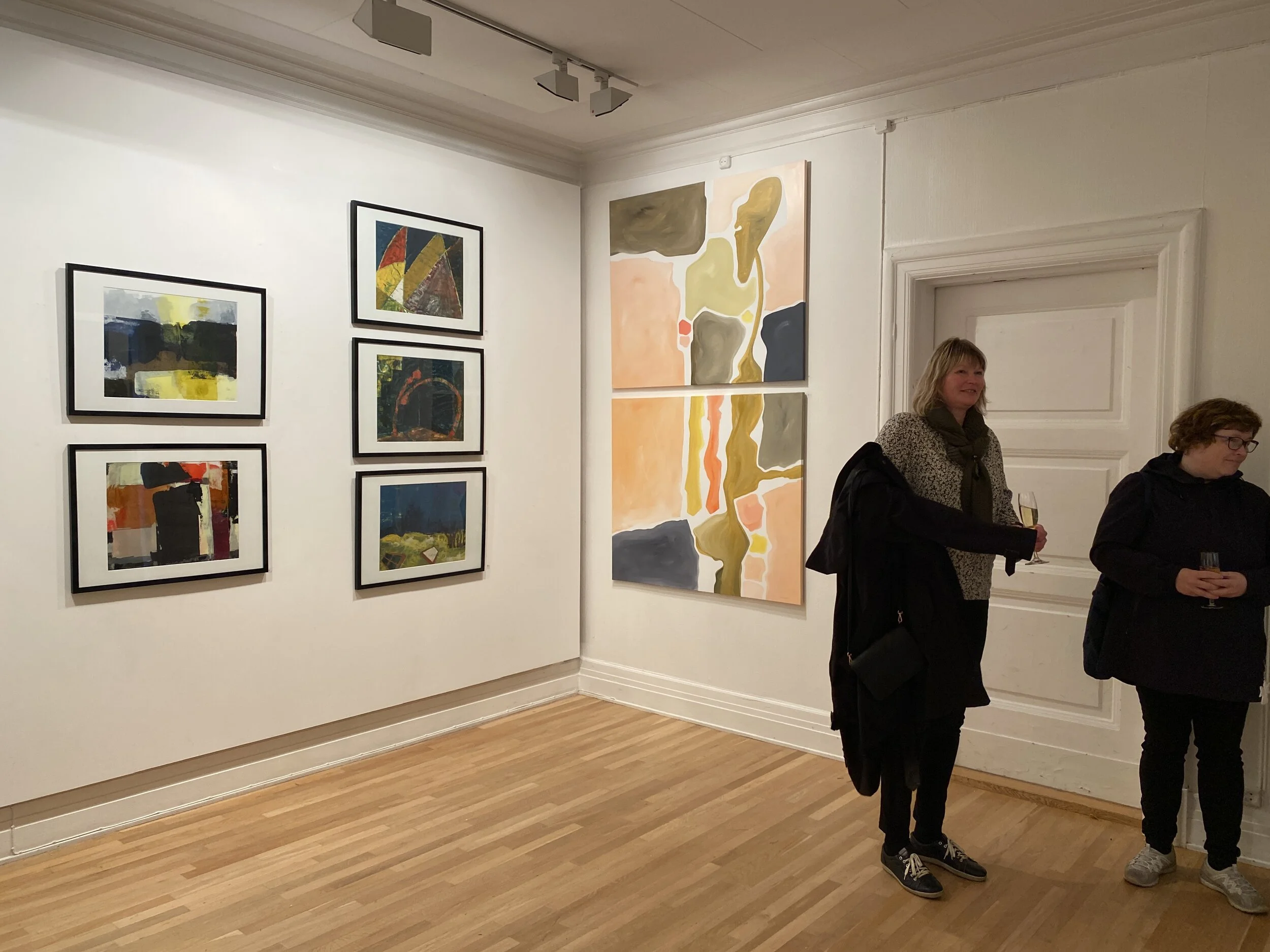  Fra de fine utstillingslokalene til Steinkjer Kunstforening. 