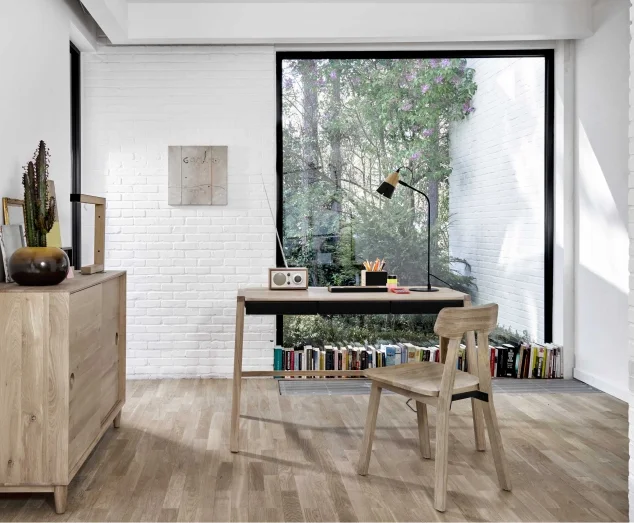 027028-Verso-Desk use.jpg