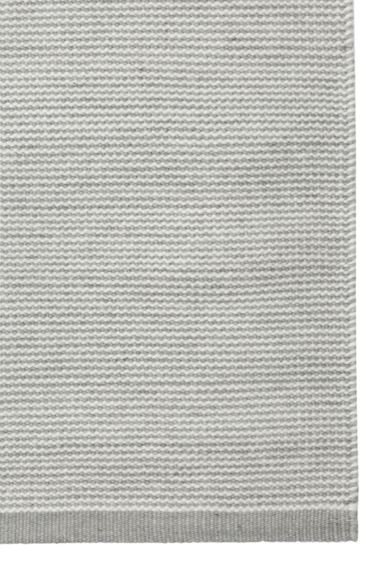 Fabula_Erica_Rug_Lightgrey_Offwhite_Wool_Hand-woven_2711__C_72dpi.jpg