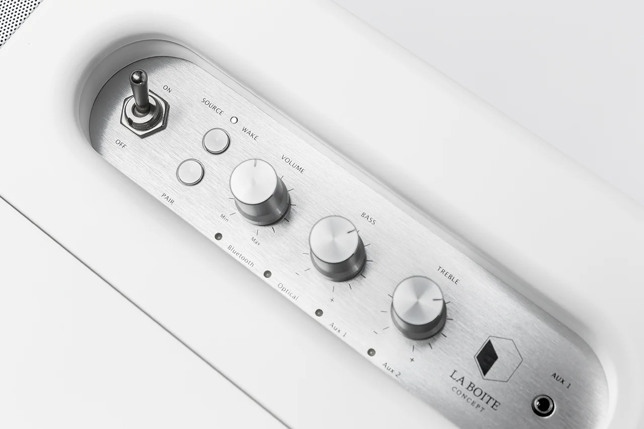 La Boite concept - Cube Corian Series - Samuel Accoceberry - HD - Control Panel - Bluetooth - Mini Jack - RCA - Optical in copie.jpg