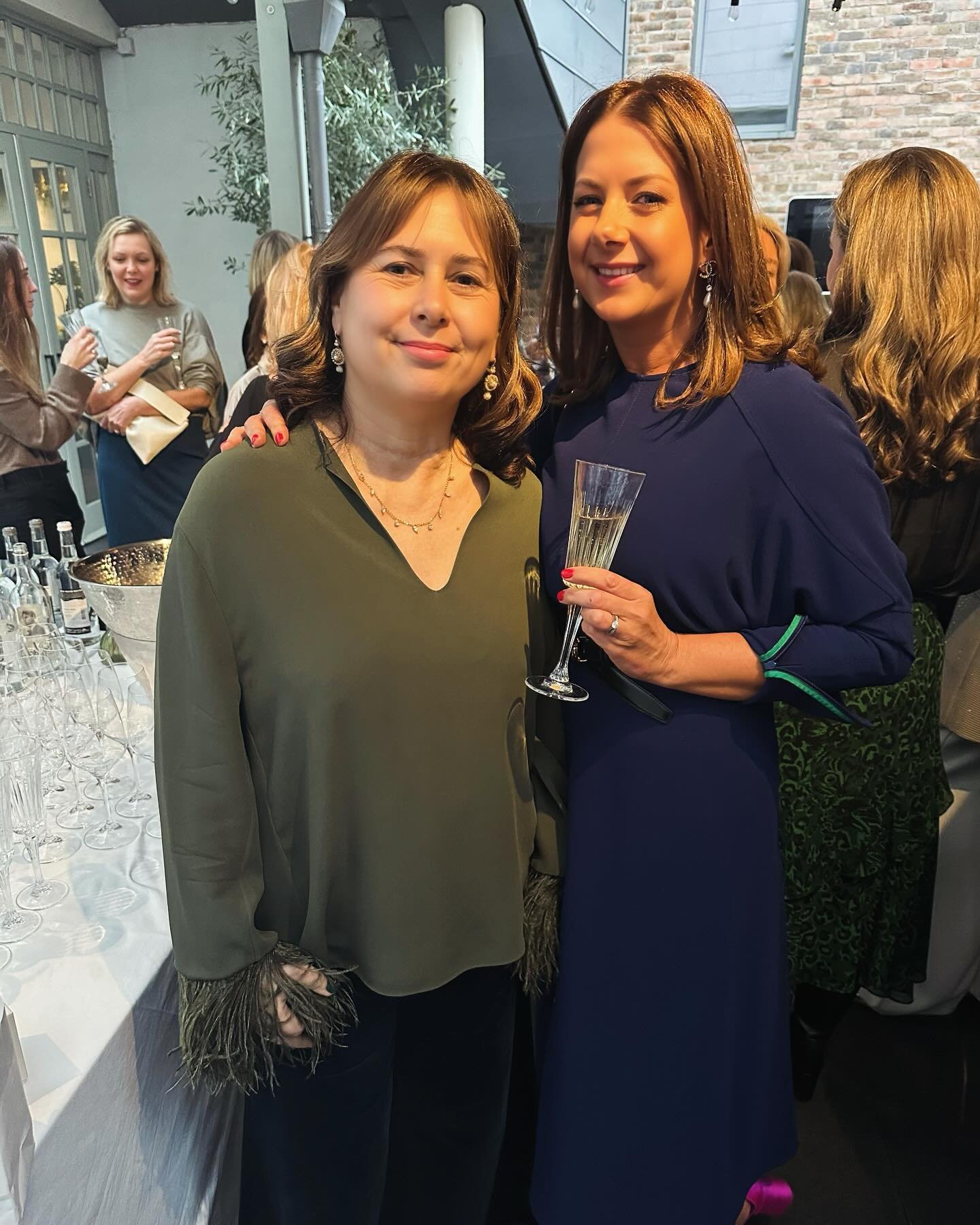 What a fabulous evening yesterday at the Dylan Hotel, soaking in insights on &lsquo;The Business of Luxury&rsquo; from the legendary Alexandra Shulman, former Editor-in-Chief of British Vogue! 🌟 It was great to reconnect with Alexandra after she pre