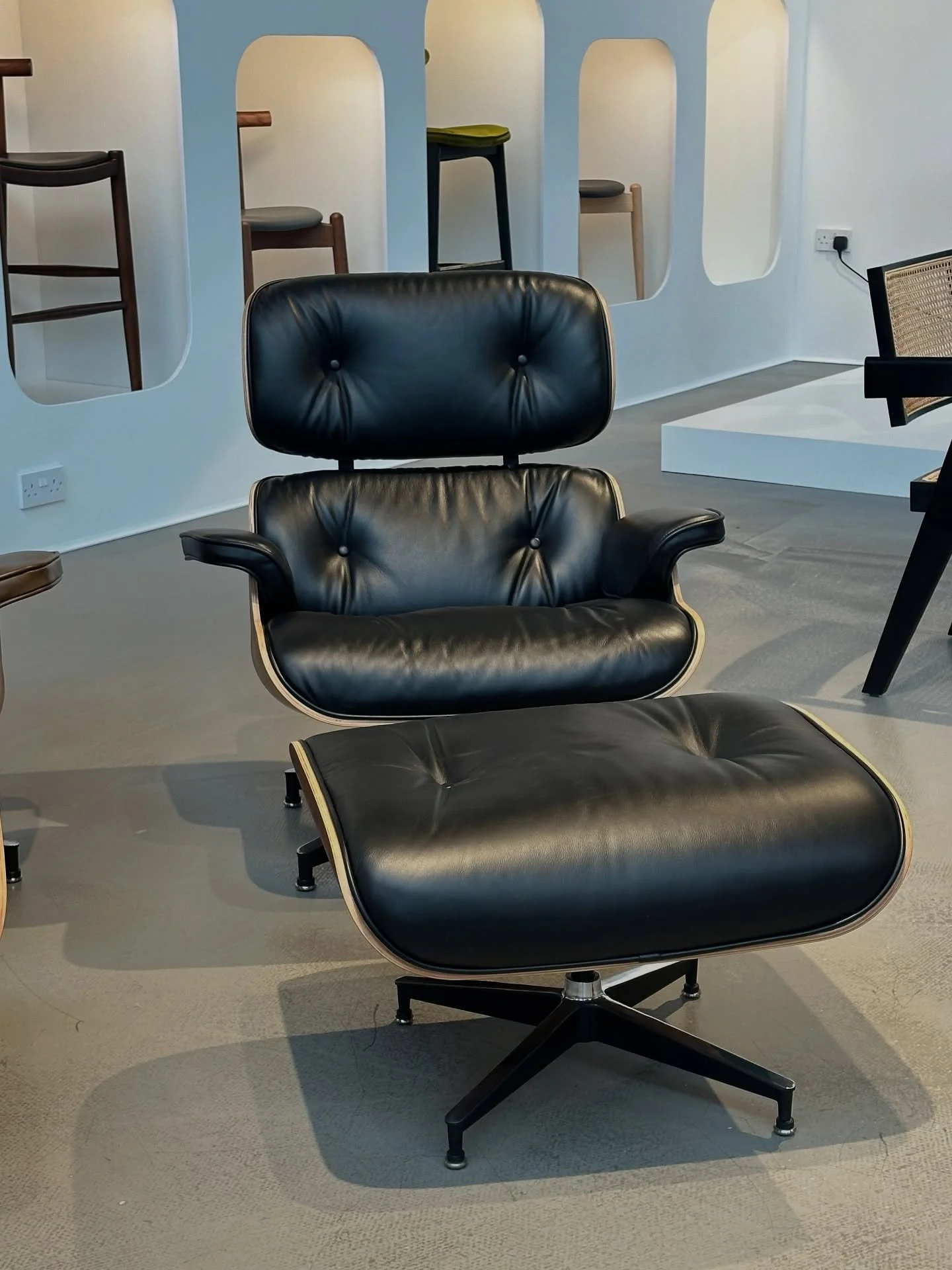 Some pieces just never lose their magic ✨ For me, the Eames Lounge Chair is one of those. Designed nearly 70 years ago and still one of the most recognisable, most talked-about chairs in the world. It&rsquo;s iconic for a reason, the comfort, the cra
