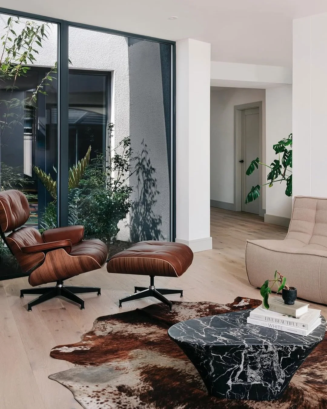 Lynn O&rsquo;Loughlin&rsquo;s dreamy Salthill home, a perfect blend of coastal calm and mid-century soul 🌊

Check out our latest blog post to see how curves, light, and thoughtfully placed furniture (yes, ours included ✨) turn a house into a home. Y