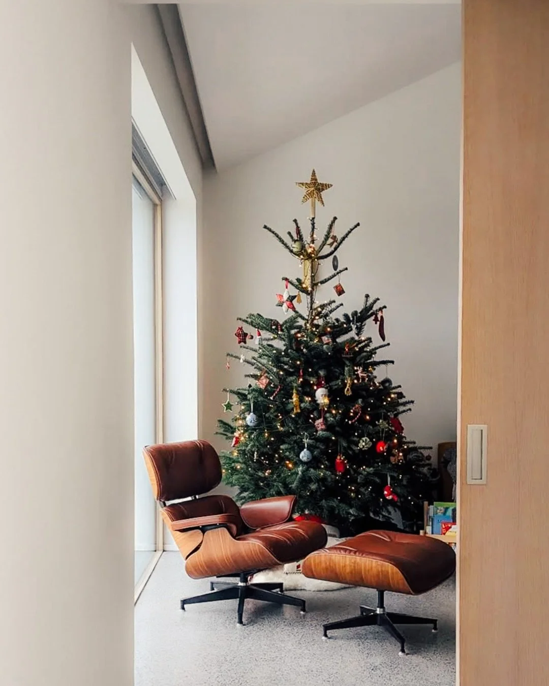 They&rsquo;ve arrived&hellip; just in time for Christmas ✨

Our Black, Green, and Vintage Tan Eames style Lounge Chairs have arrived! One of the most iconic designs in the world, and a piece that settles into a home so beautifully 🫶🏼

We&rsquo;ve l
