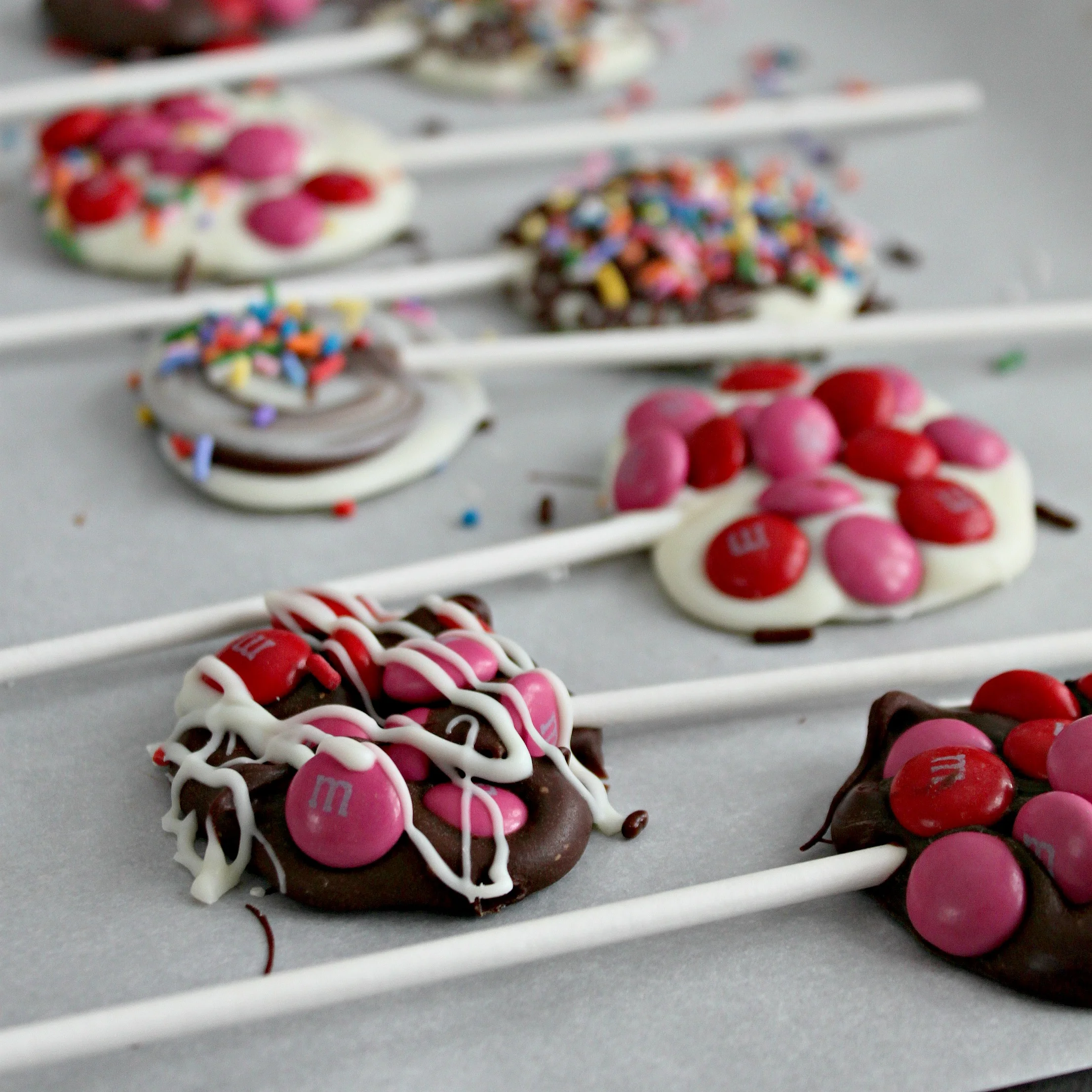 Kid-Friendly Food: Chocolate Lollipops