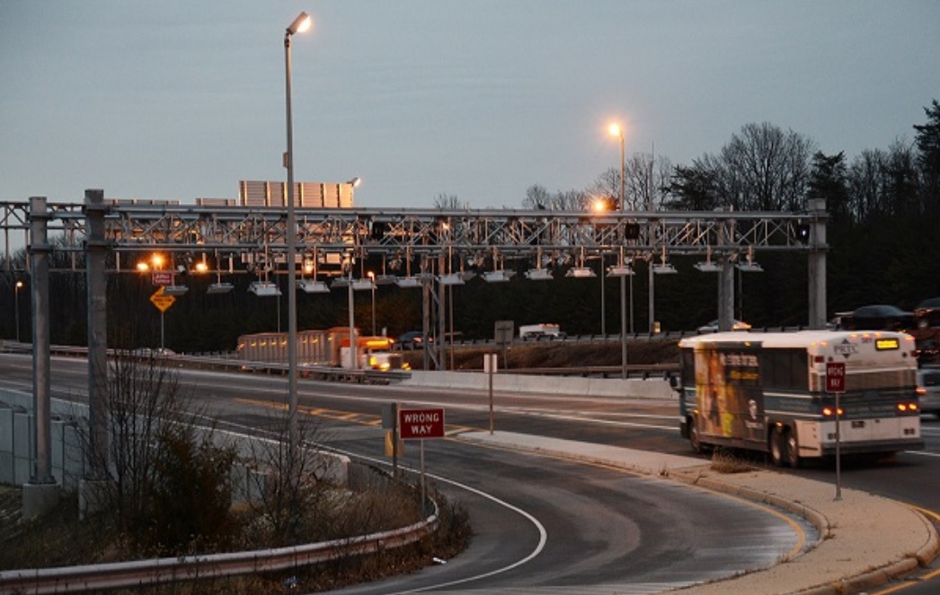 I-95 Gantry Overhead.jpg