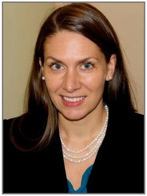 LAURA CAMPOS.jpg